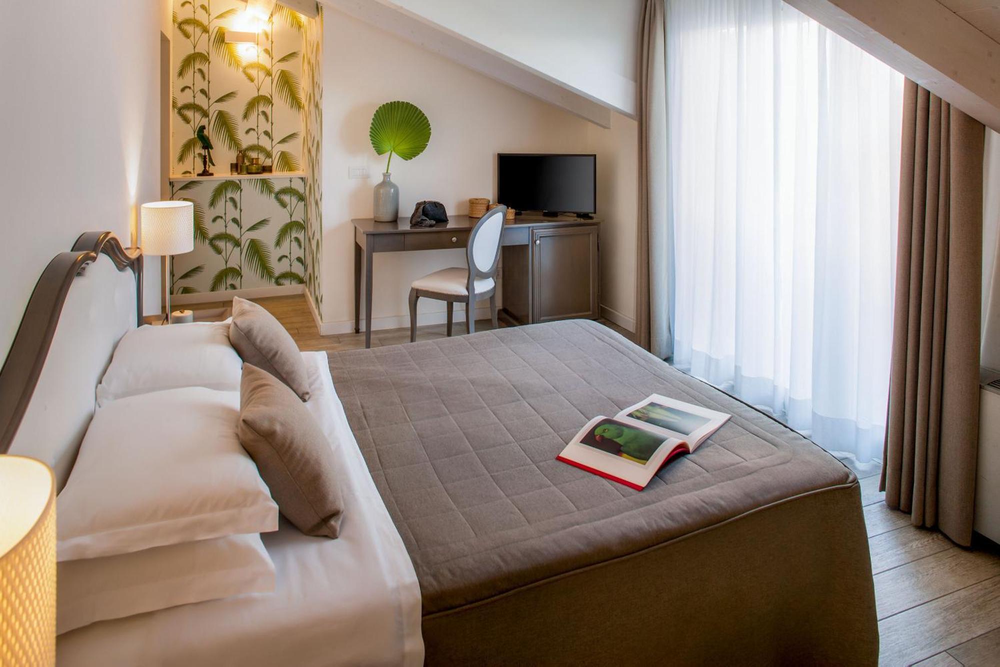 Double Room Side Sea View