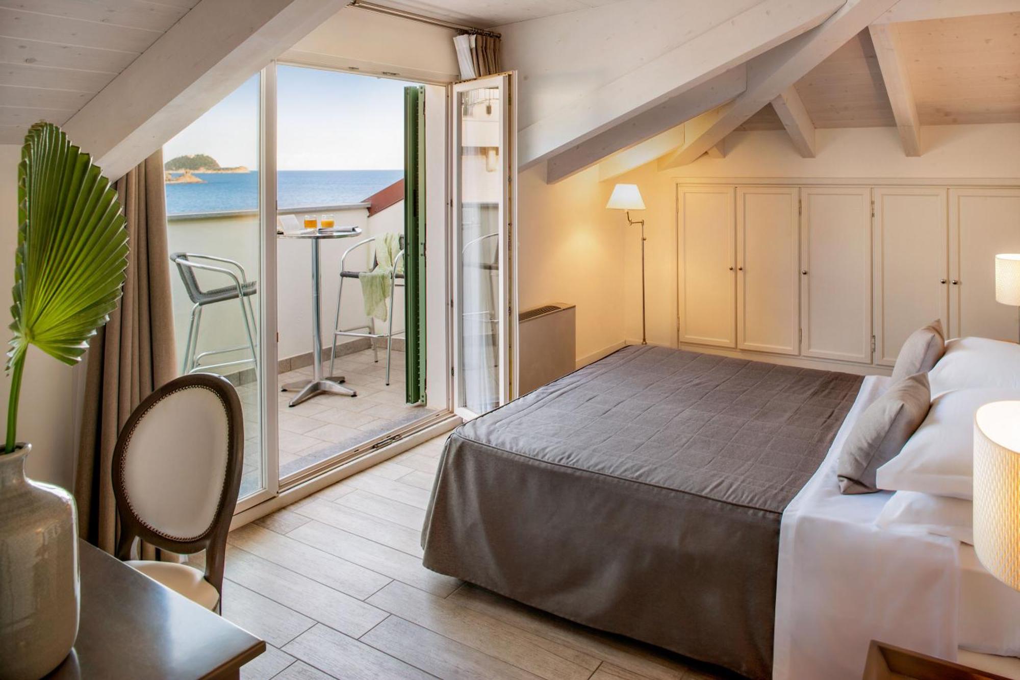 Double Room Side Sea View