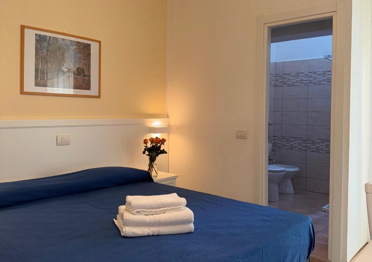 Large Double or Twin Room