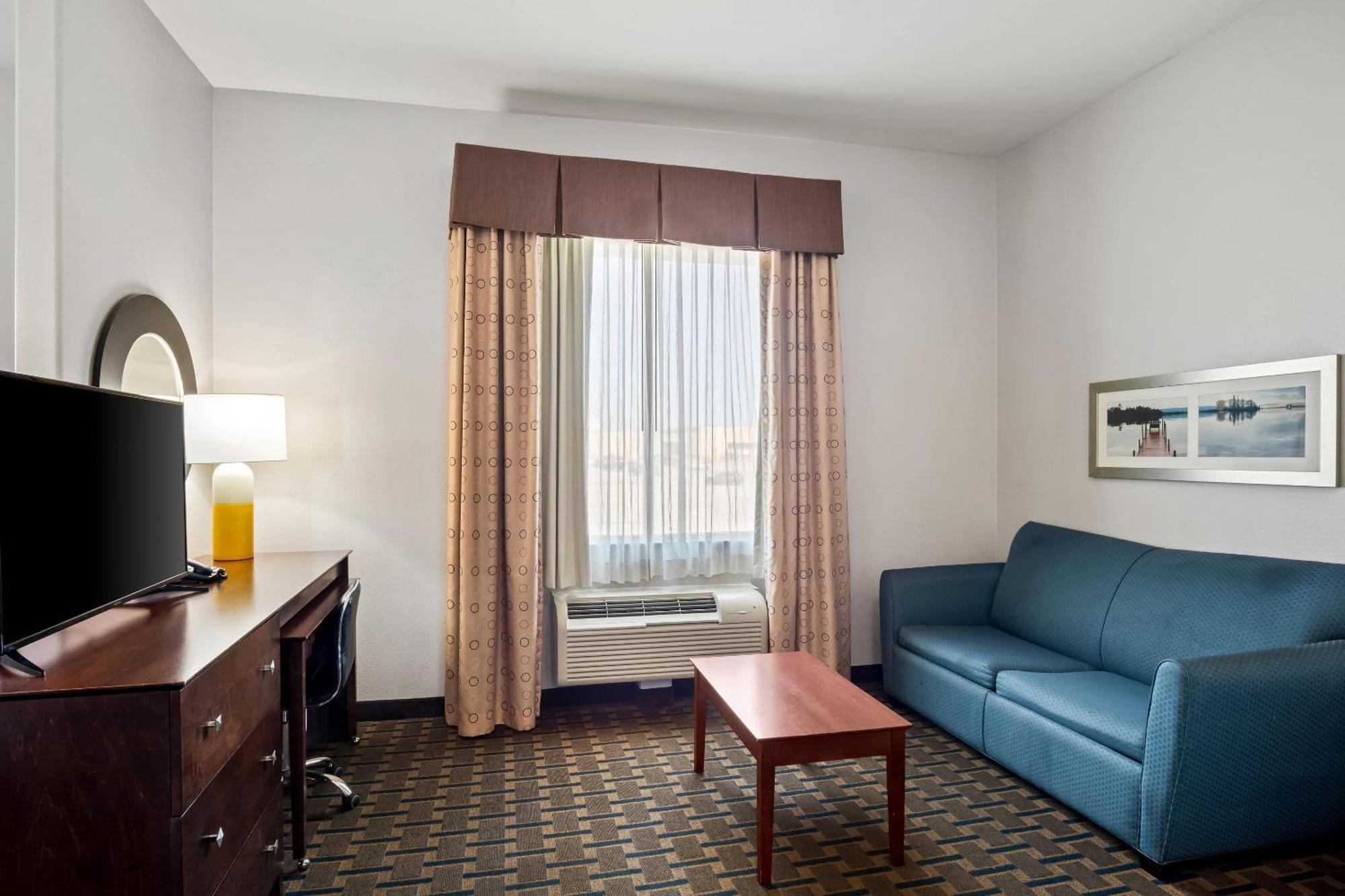 King Suite Accessible or Non-Smoking