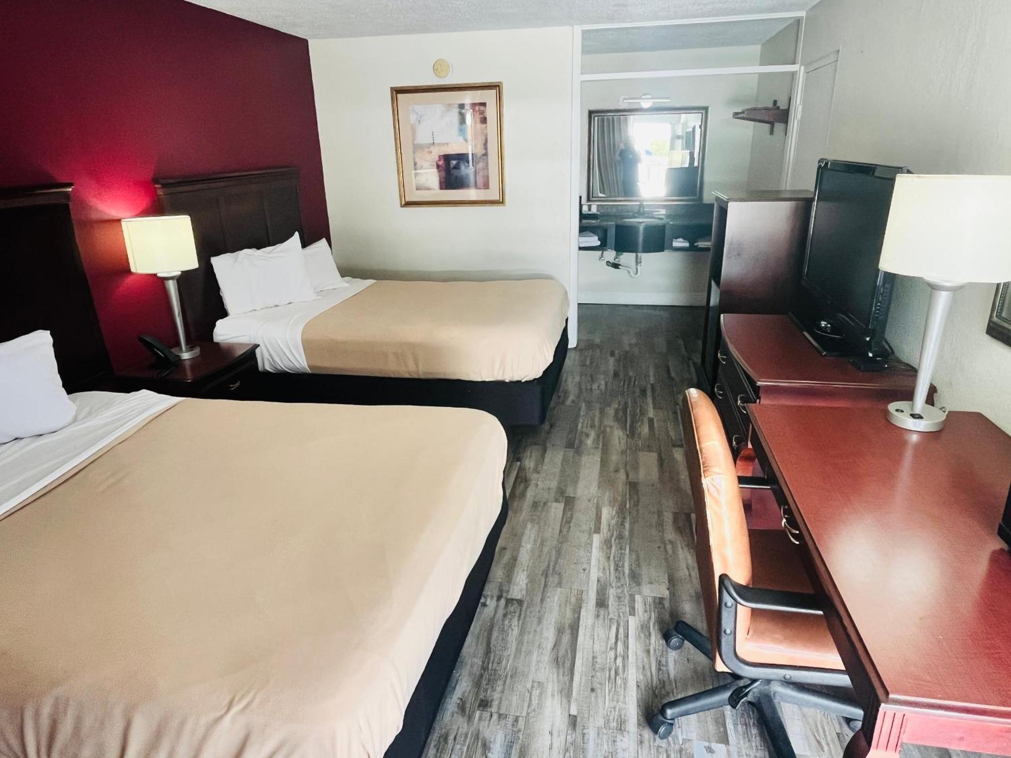 Standard Queen Room Two Queen Beds Non-Smoking
