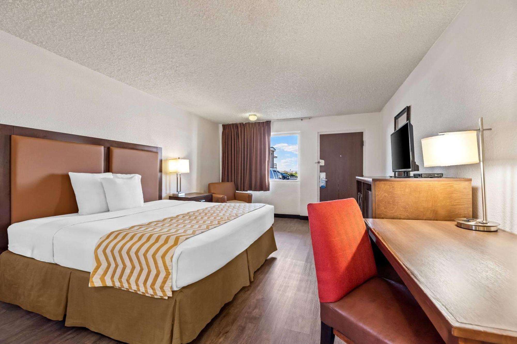 1 King Bed Standard Room Non-Smoking