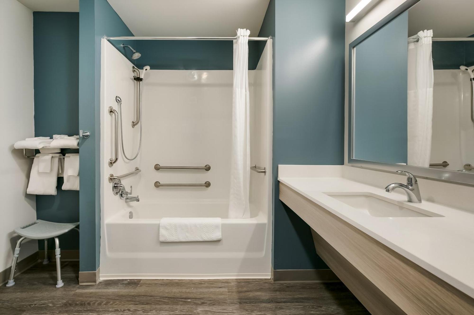 QUEEN SUITE TWO QUEEN BEDS ACCESSIBLE