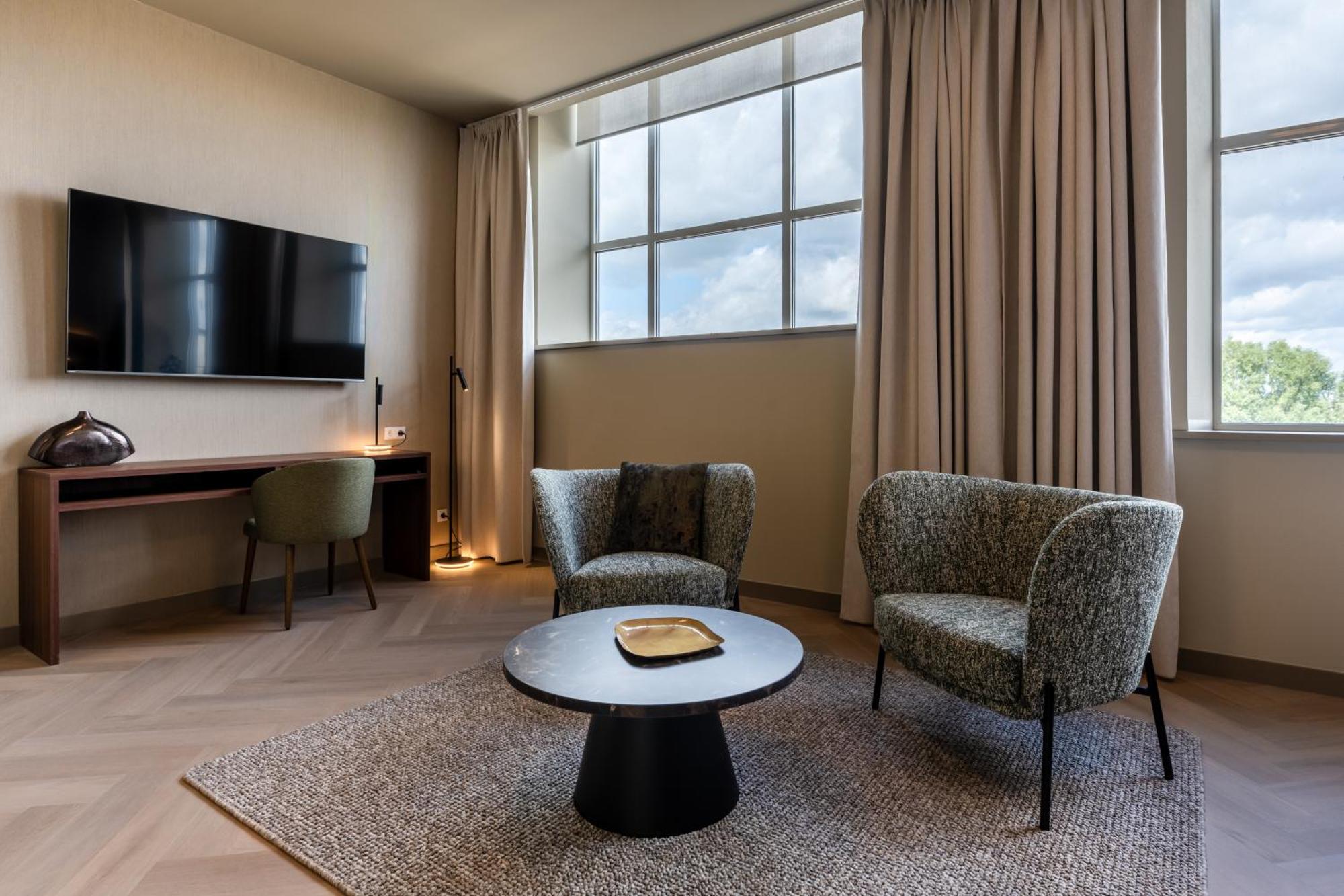Large 2-Person room