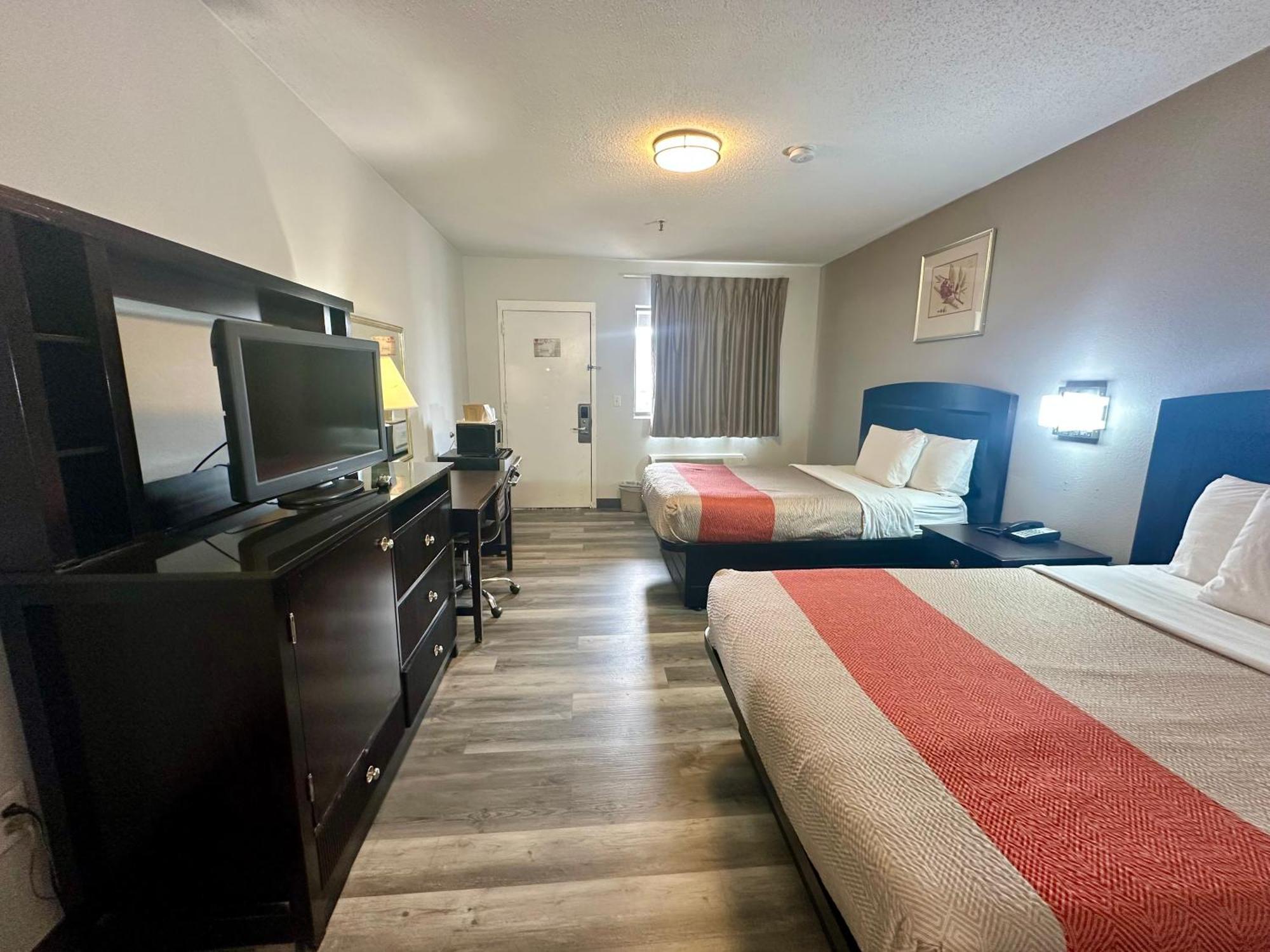 King Room with Two King Beds - Smoking