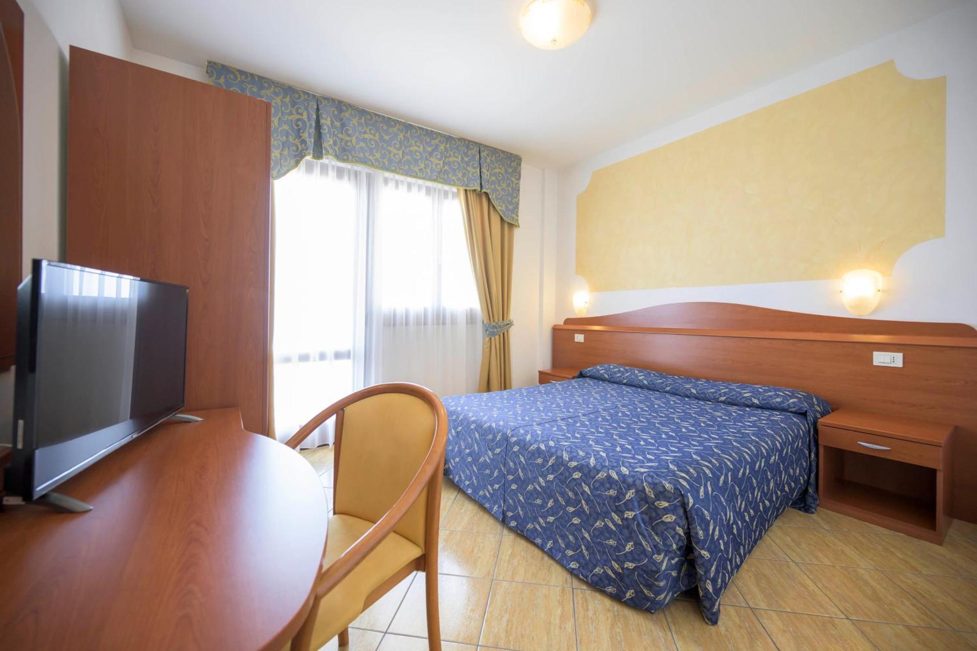 Twin Room Balcony or Terrace Mountain View,1673658484:JPEG