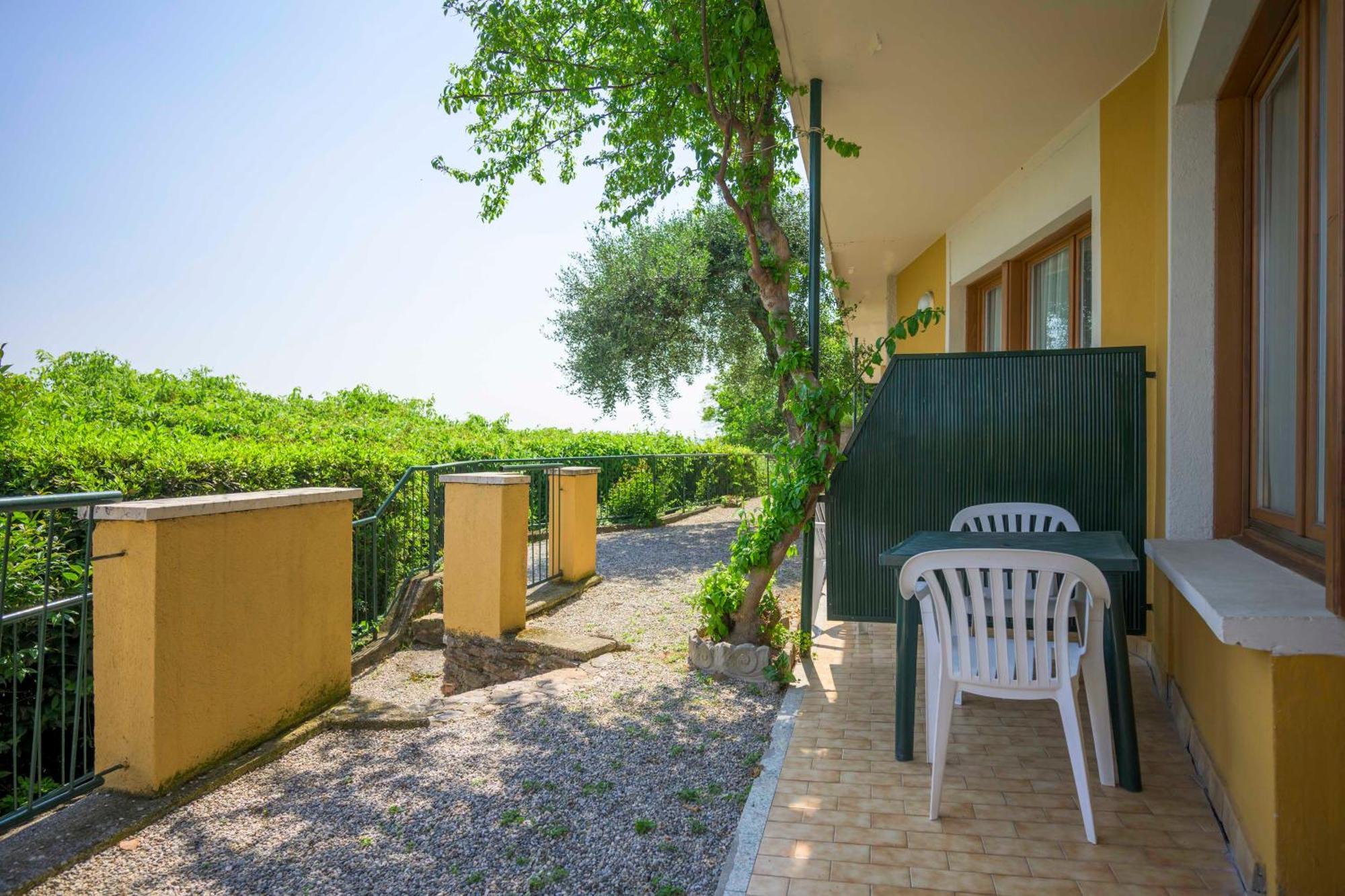 Twin Room Balcony or Terrace Mountain View