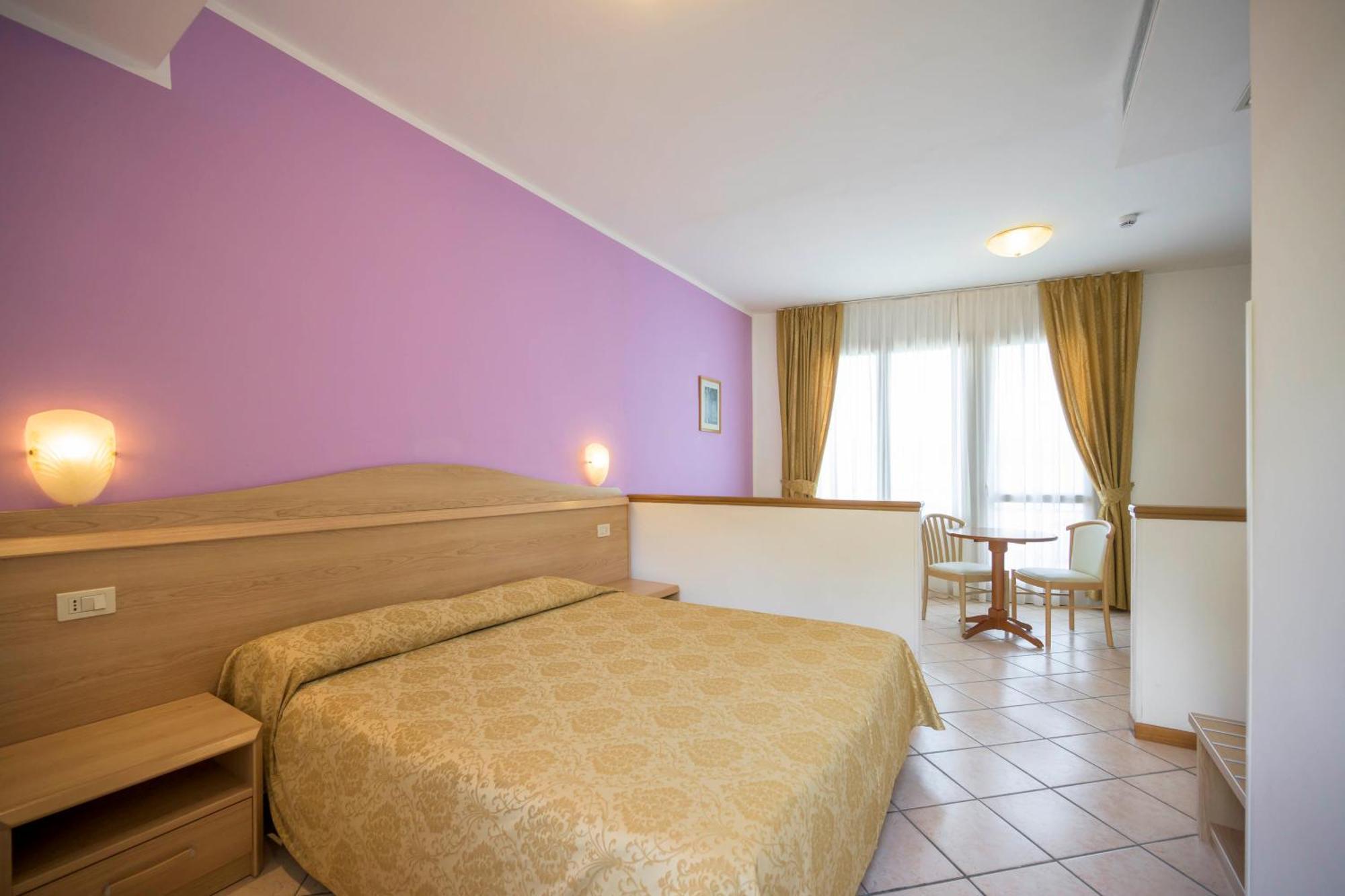Twin Room Balcony or Terrace Mountain View
