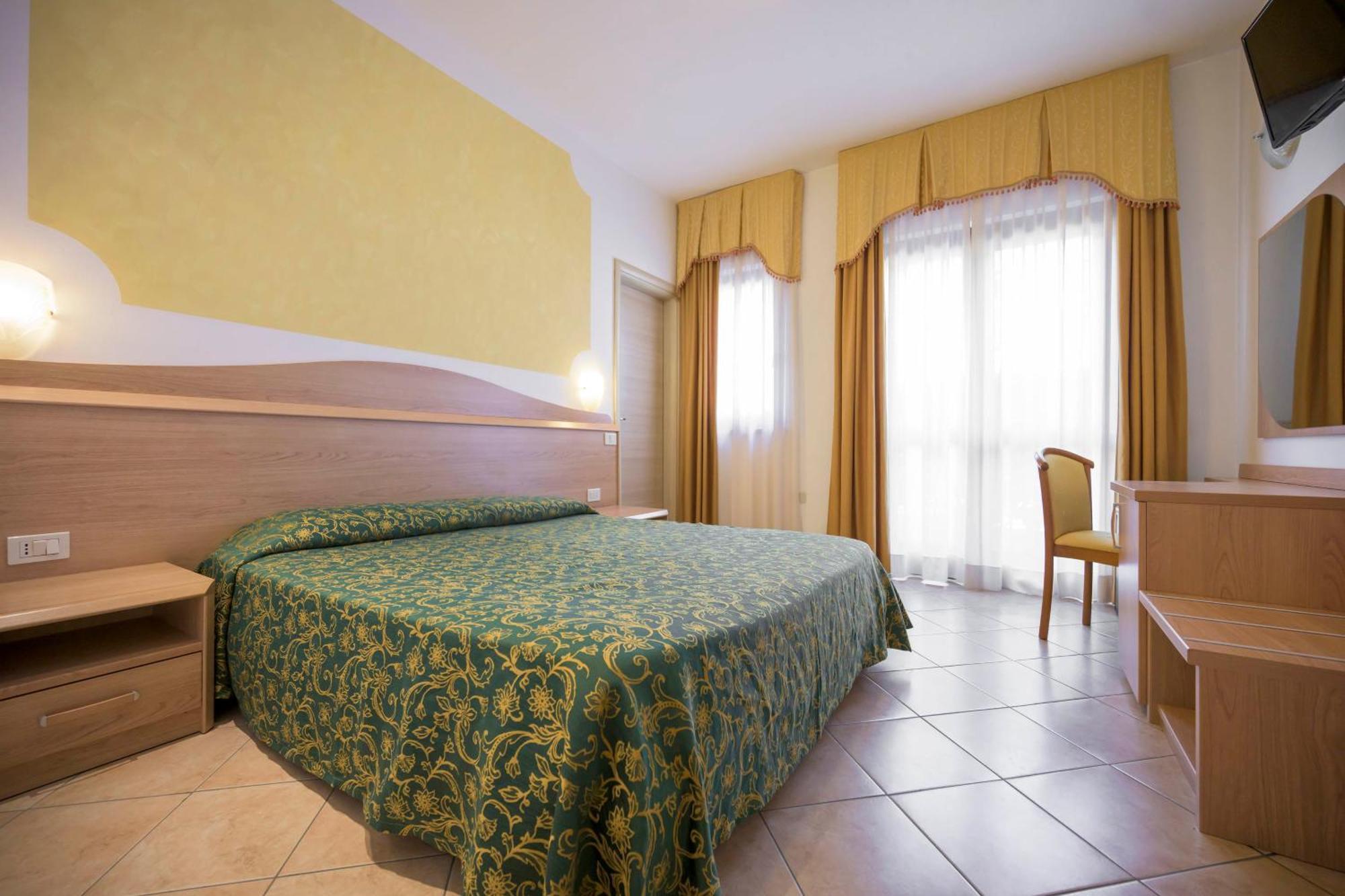 Economy Twin Room