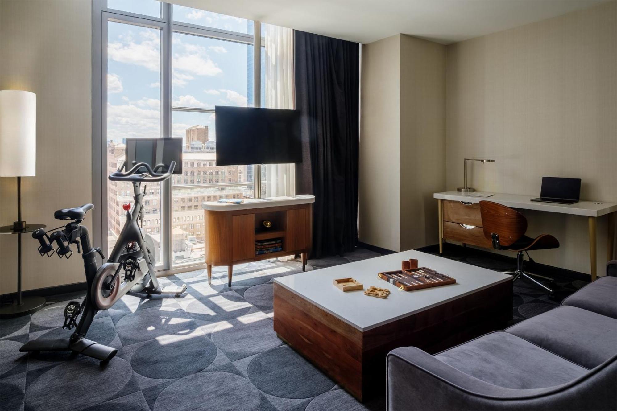 One-Bedroom King Suite Roll Shower Mobility Access