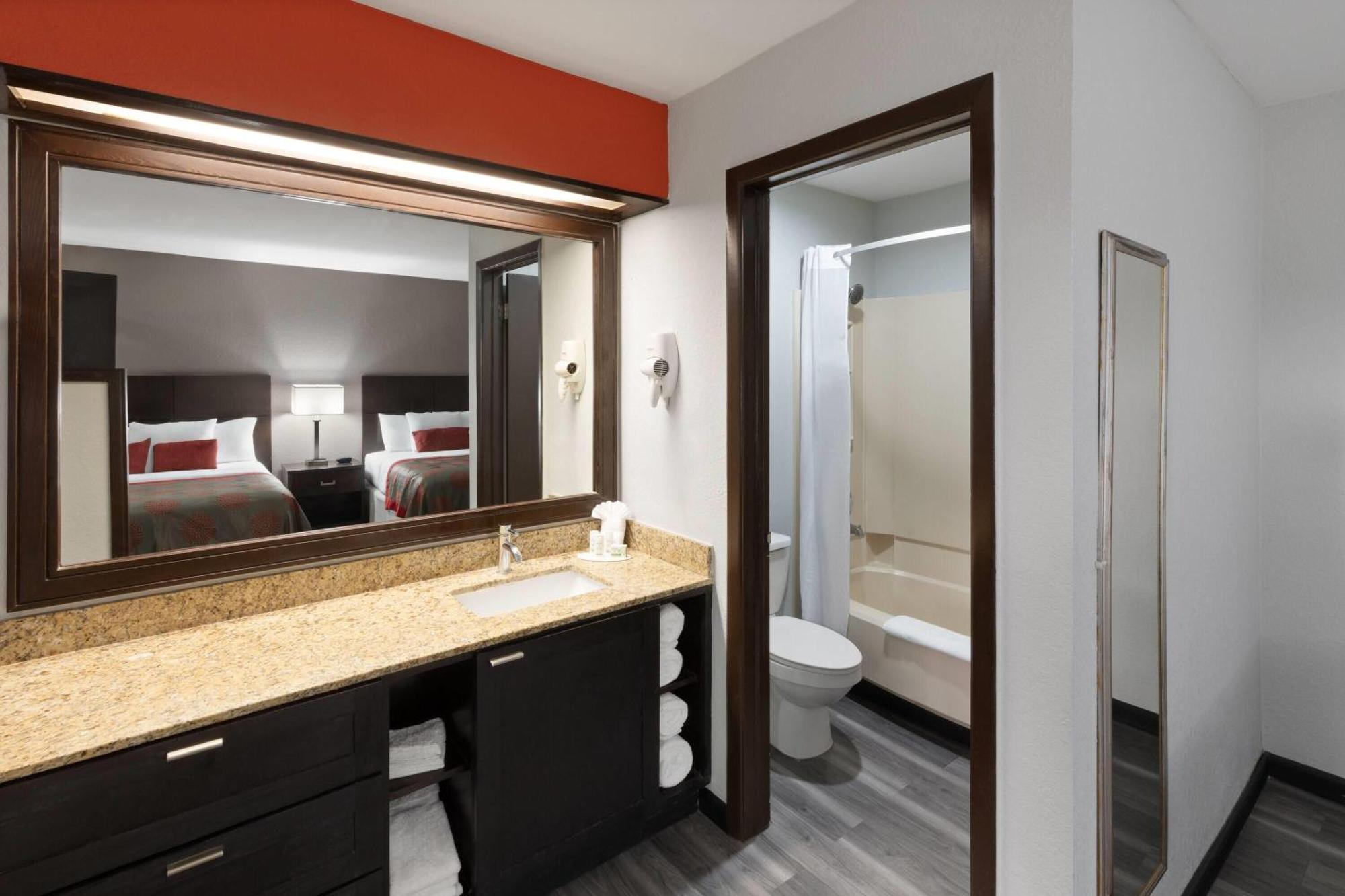 Double Suite Non-Smoking