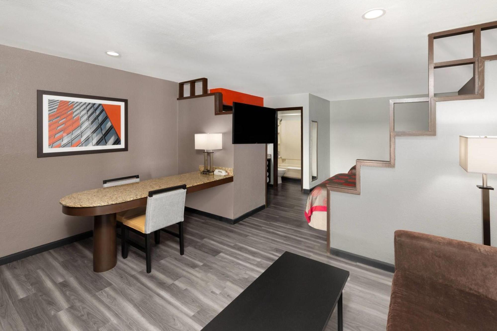 Double Suite Non-Smoking