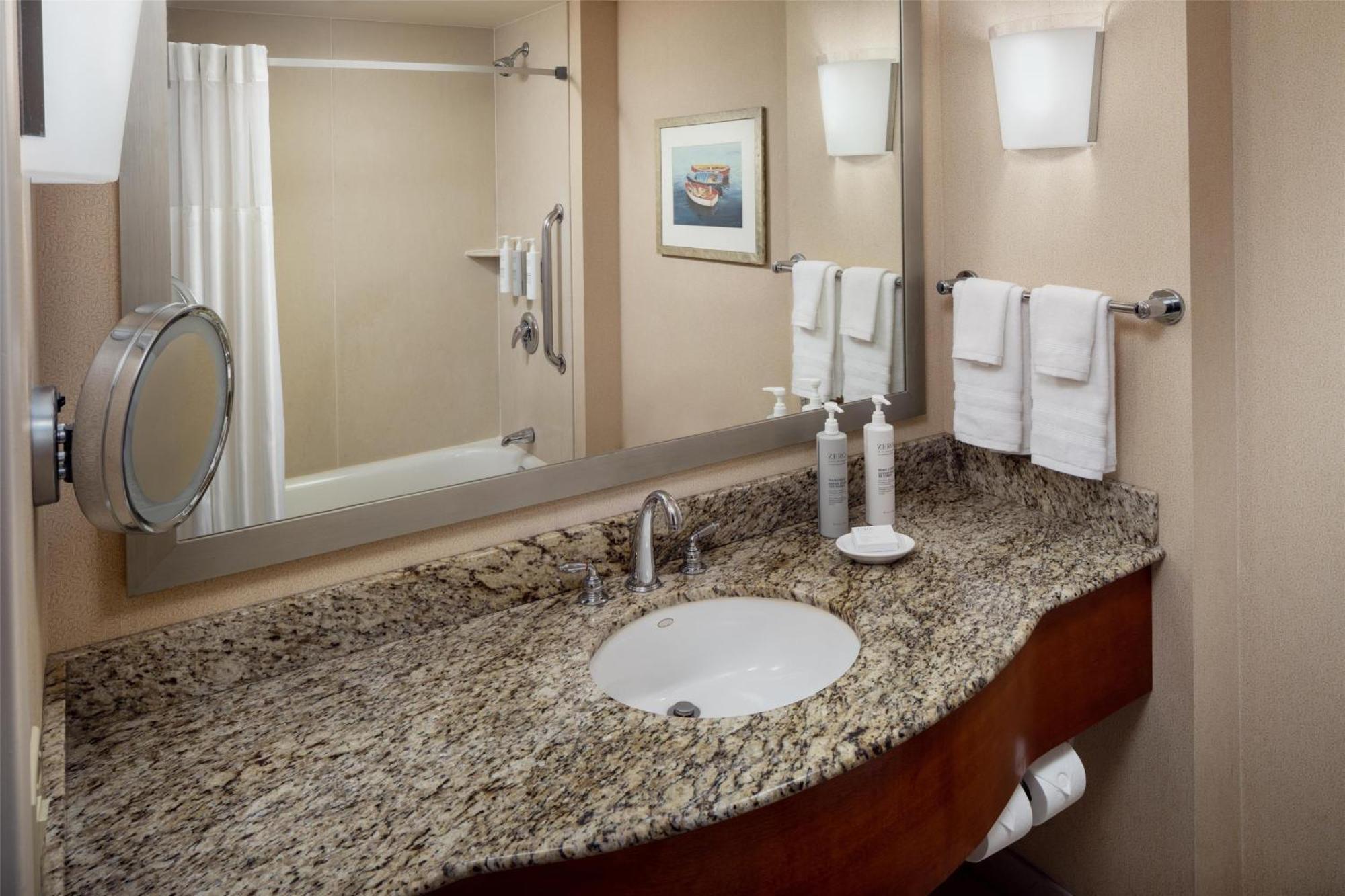 Queen Room Two Queen Beds City View