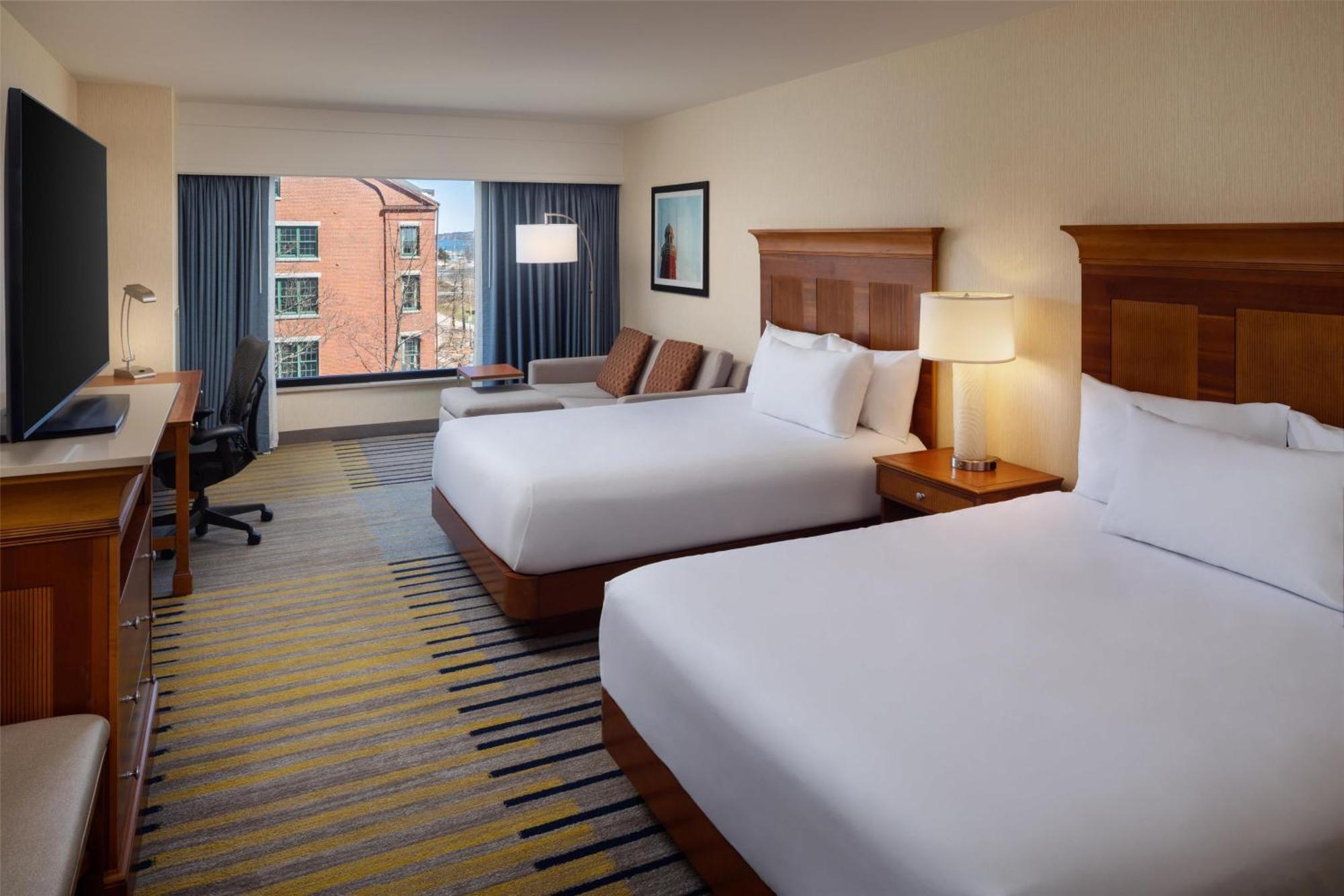 Queen Room Two Queen Beds City View
