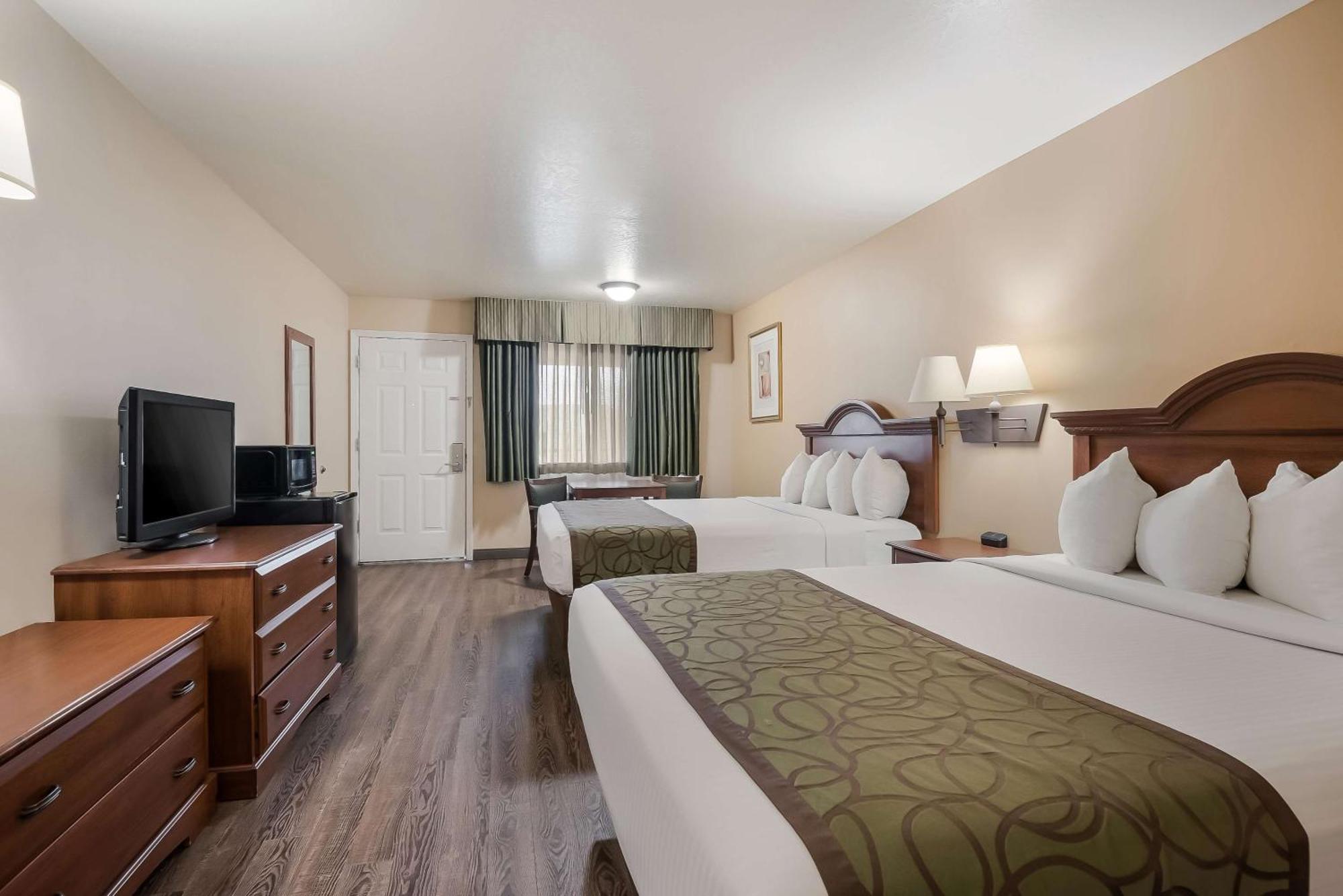 Deluxe Queen Room Two Queen Beds Non-Smoking
