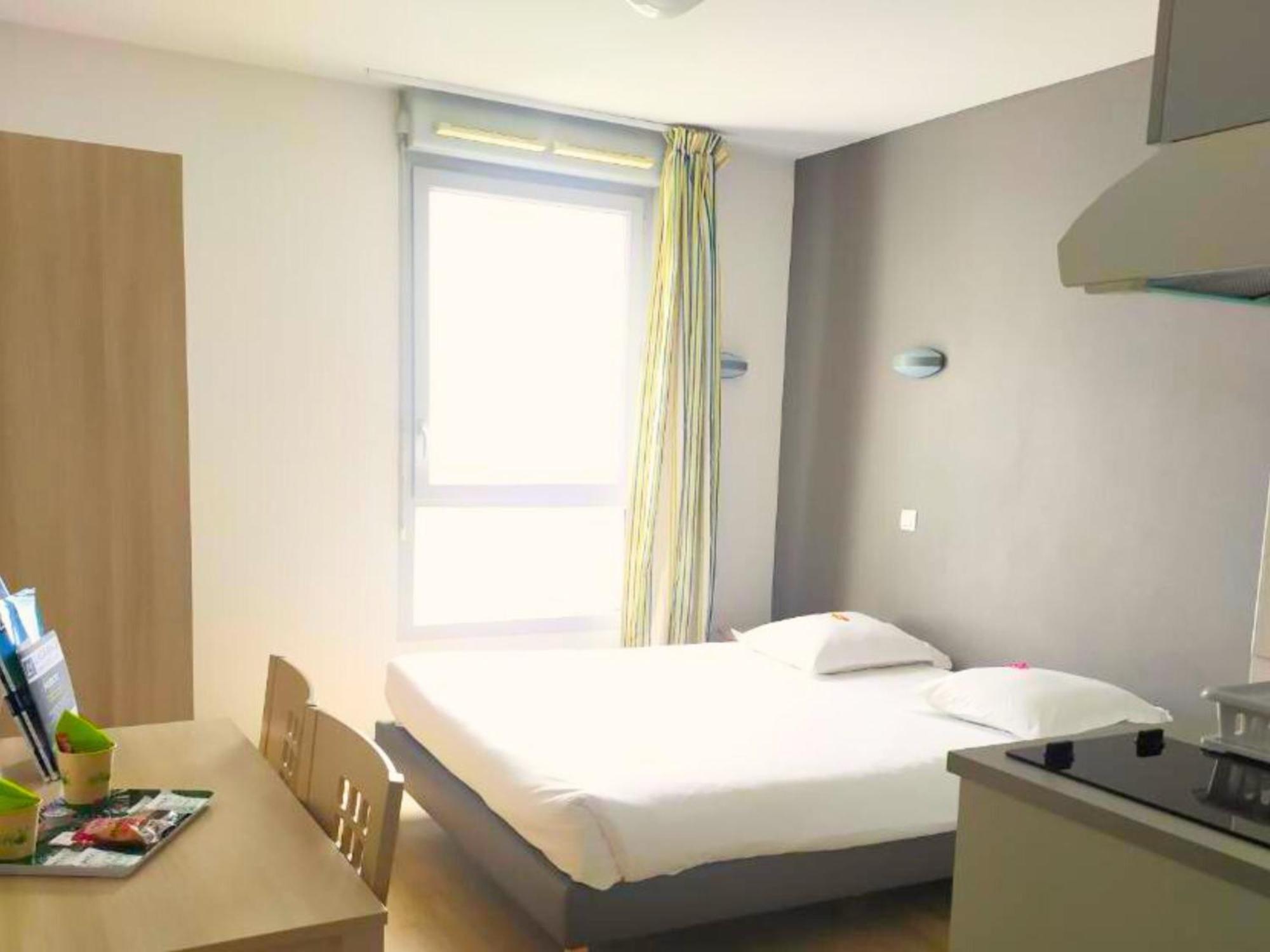 Studio Double Bed