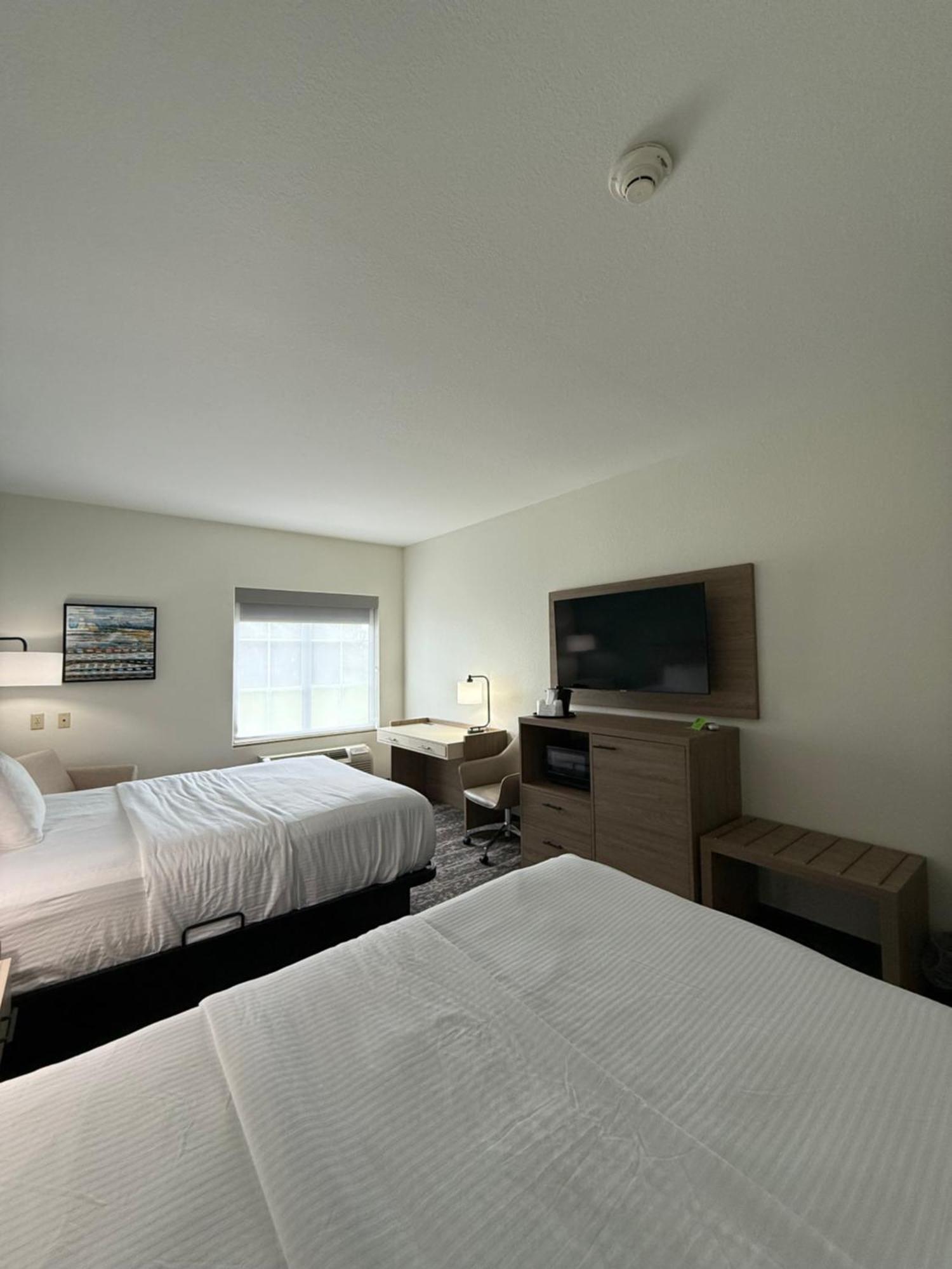 Deluxe Queen Room Two Queen Beds