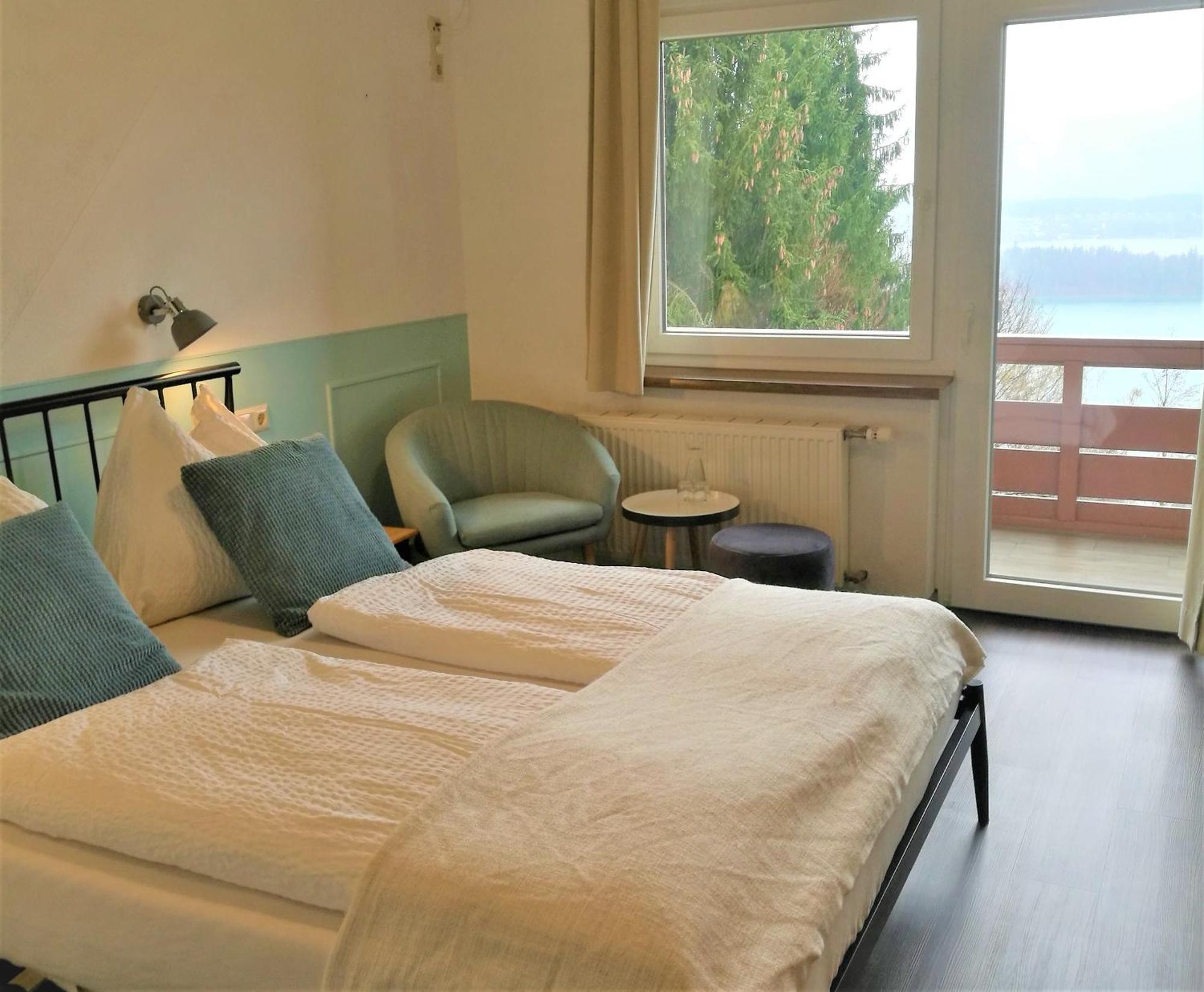 Doppelzimmer mit Seeblick