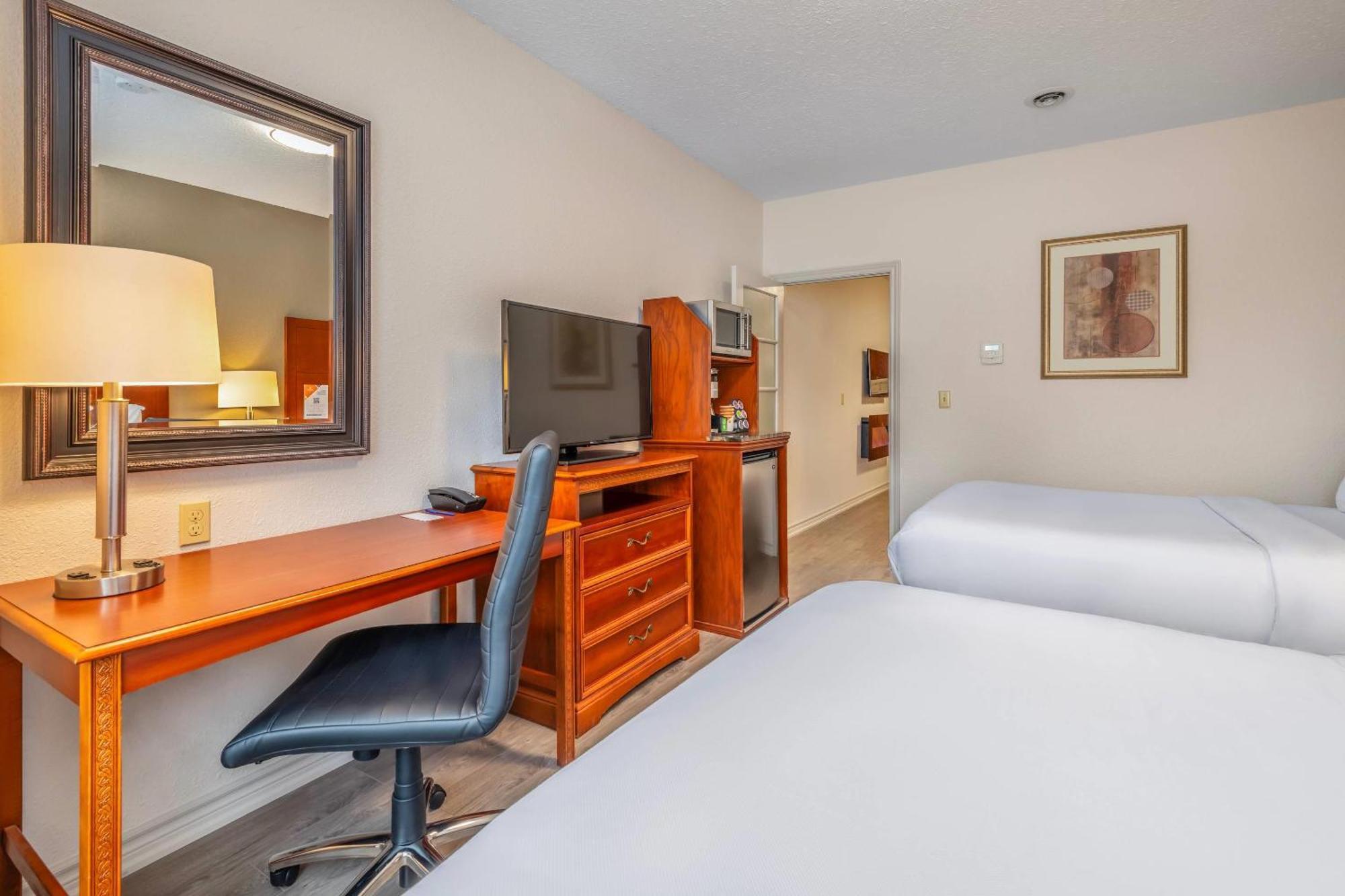 Two Queen Beds Suite