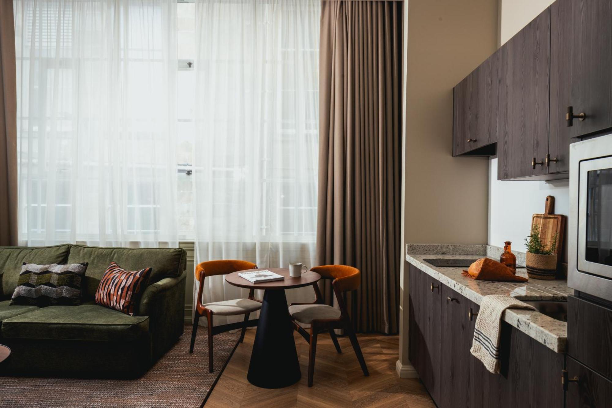 One-Bedroom Apartment