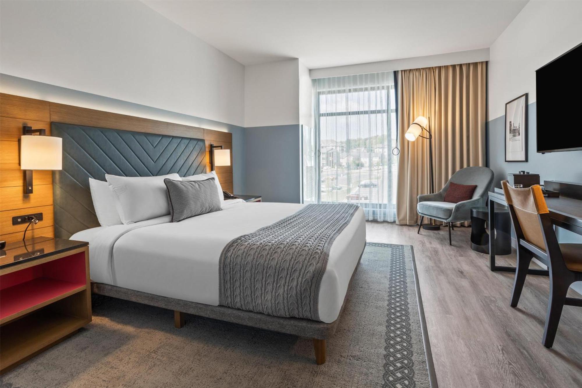 King Room with Mountain View