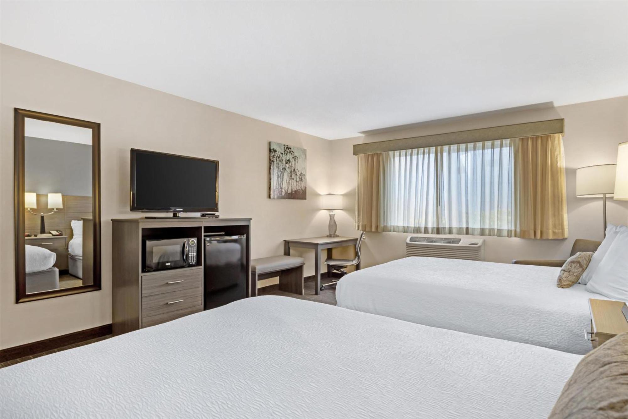 Queen Room Two Queen Beds Non-Smoking