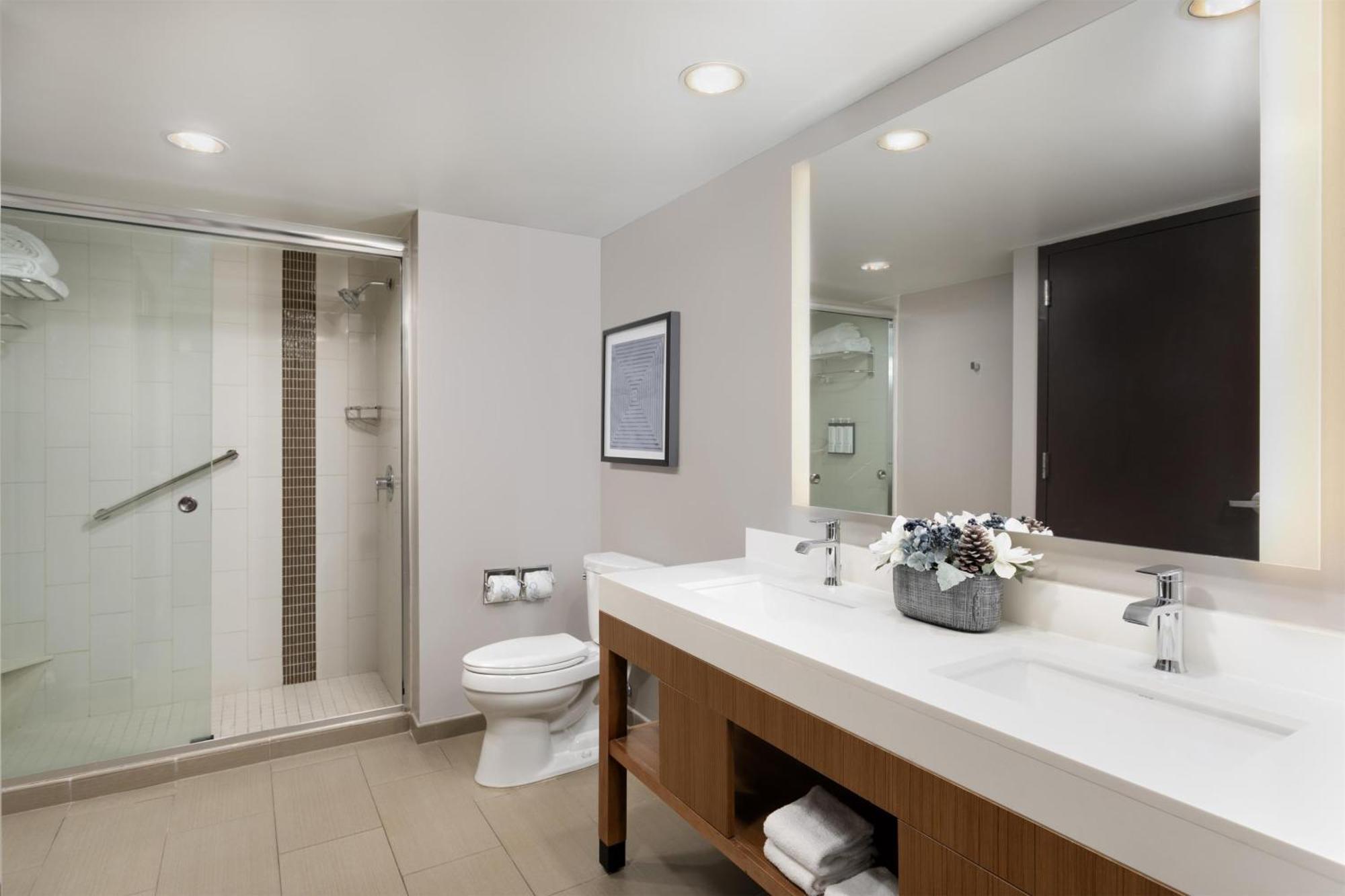 Queen Room with Two Queen Beds and Sofa Bed - High Floor