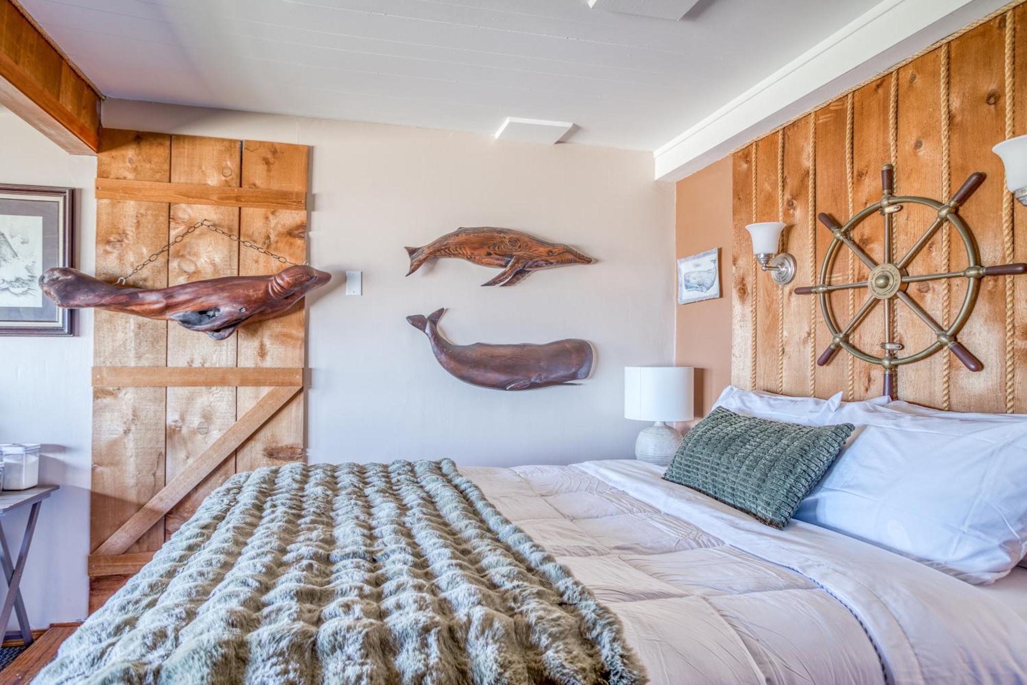 Whaler Queen Room