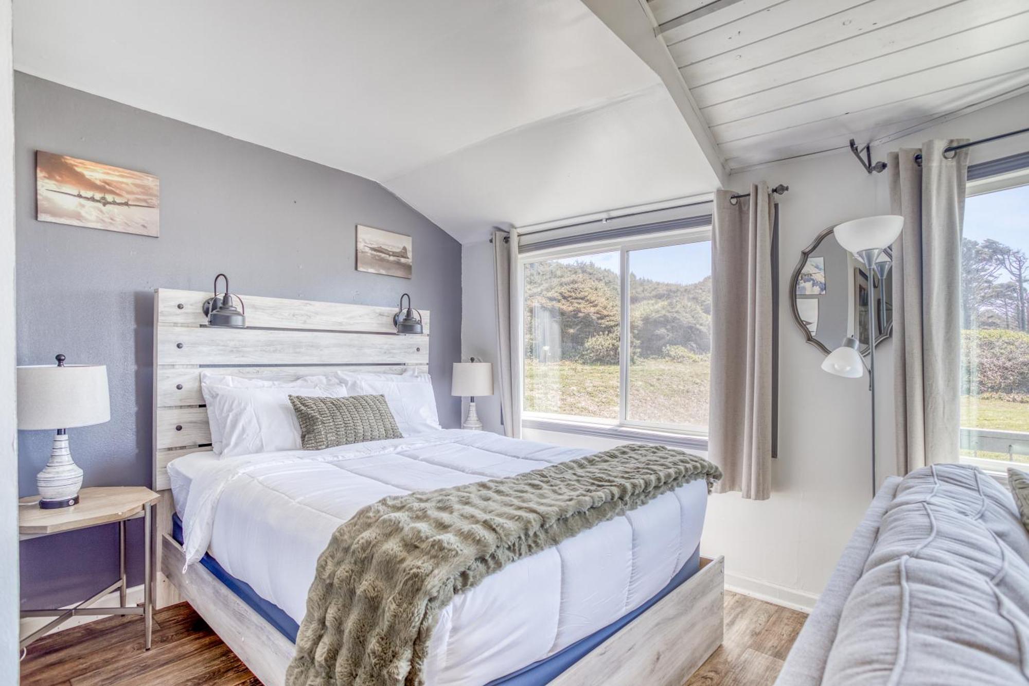 Aviator Queen Room