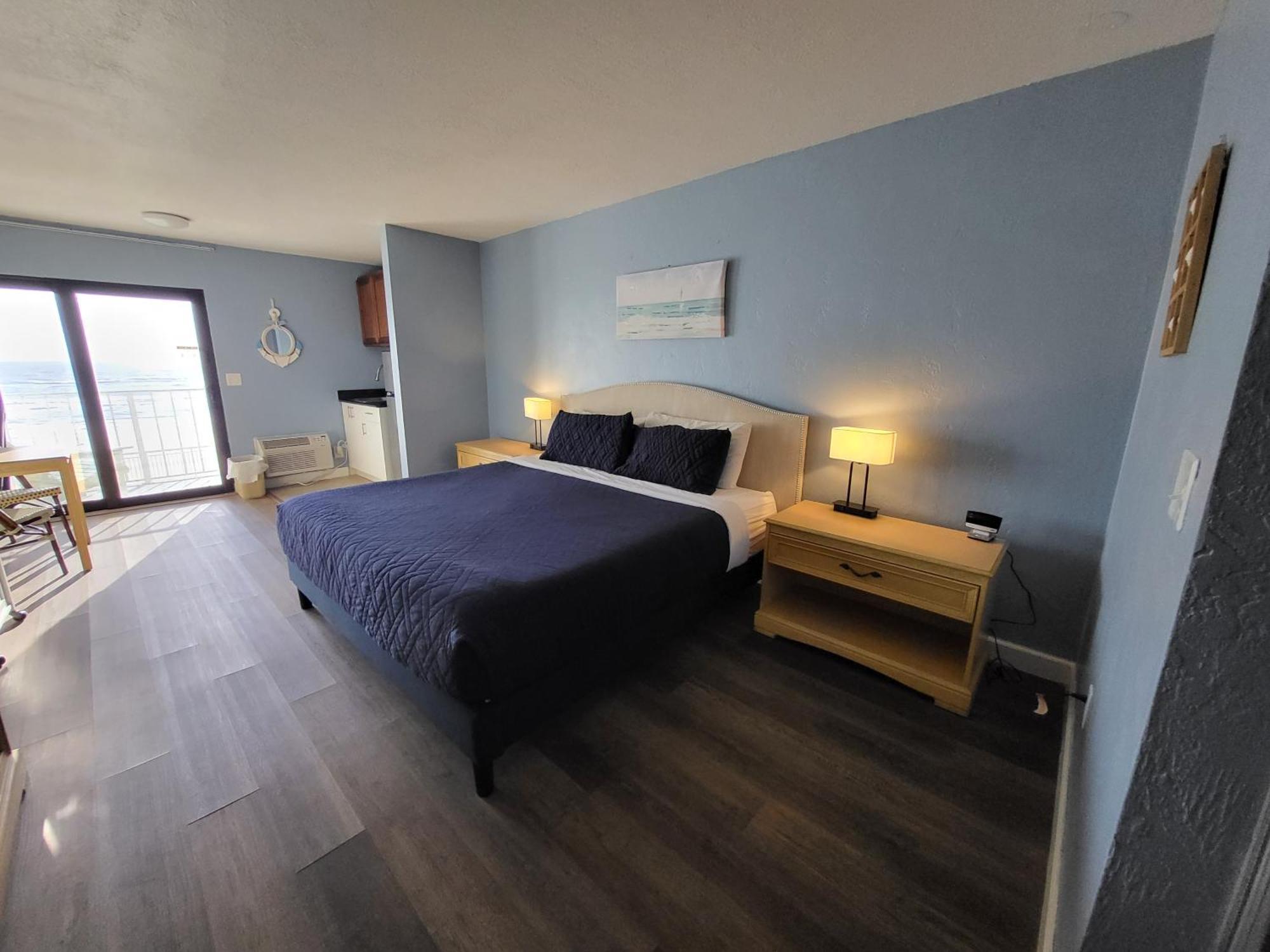 Oceanfront Room One King Bed