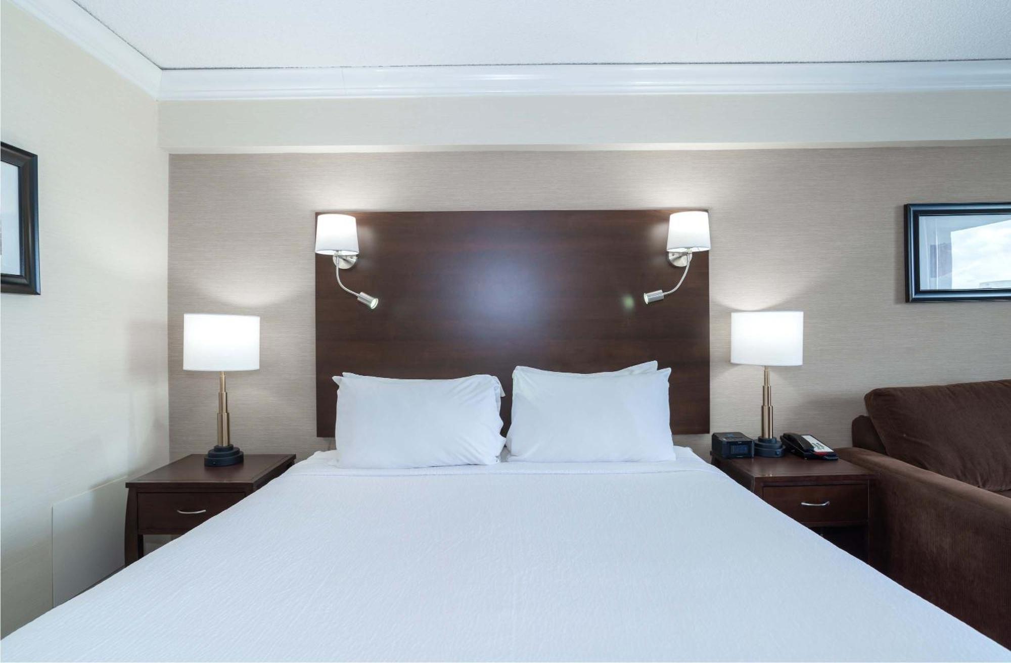 Standard Room, 1 King Bed, Sofa Bed, Columbia Tower