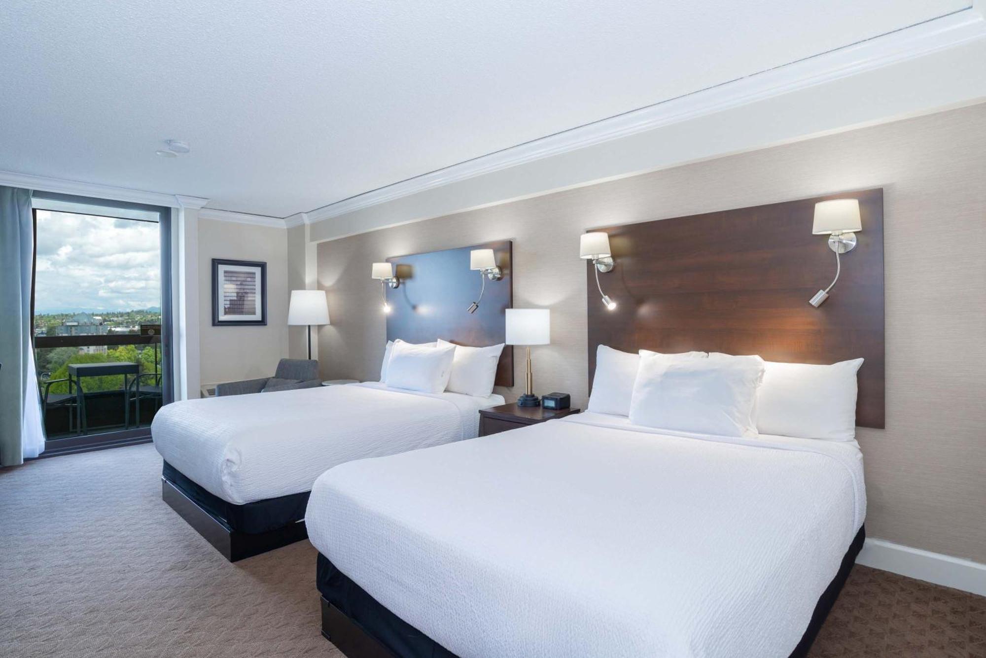 Standard Room 2 Queen Beds Columbia Tower