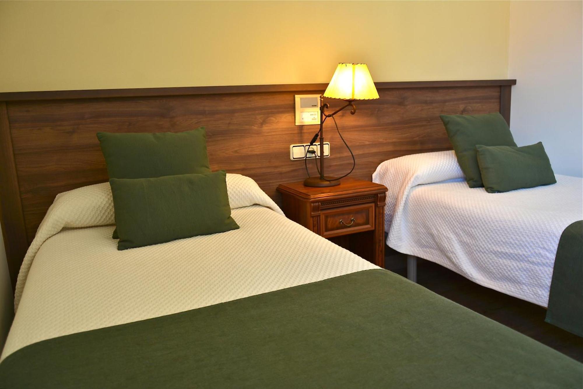 Double or Twin Room Private Bathroom