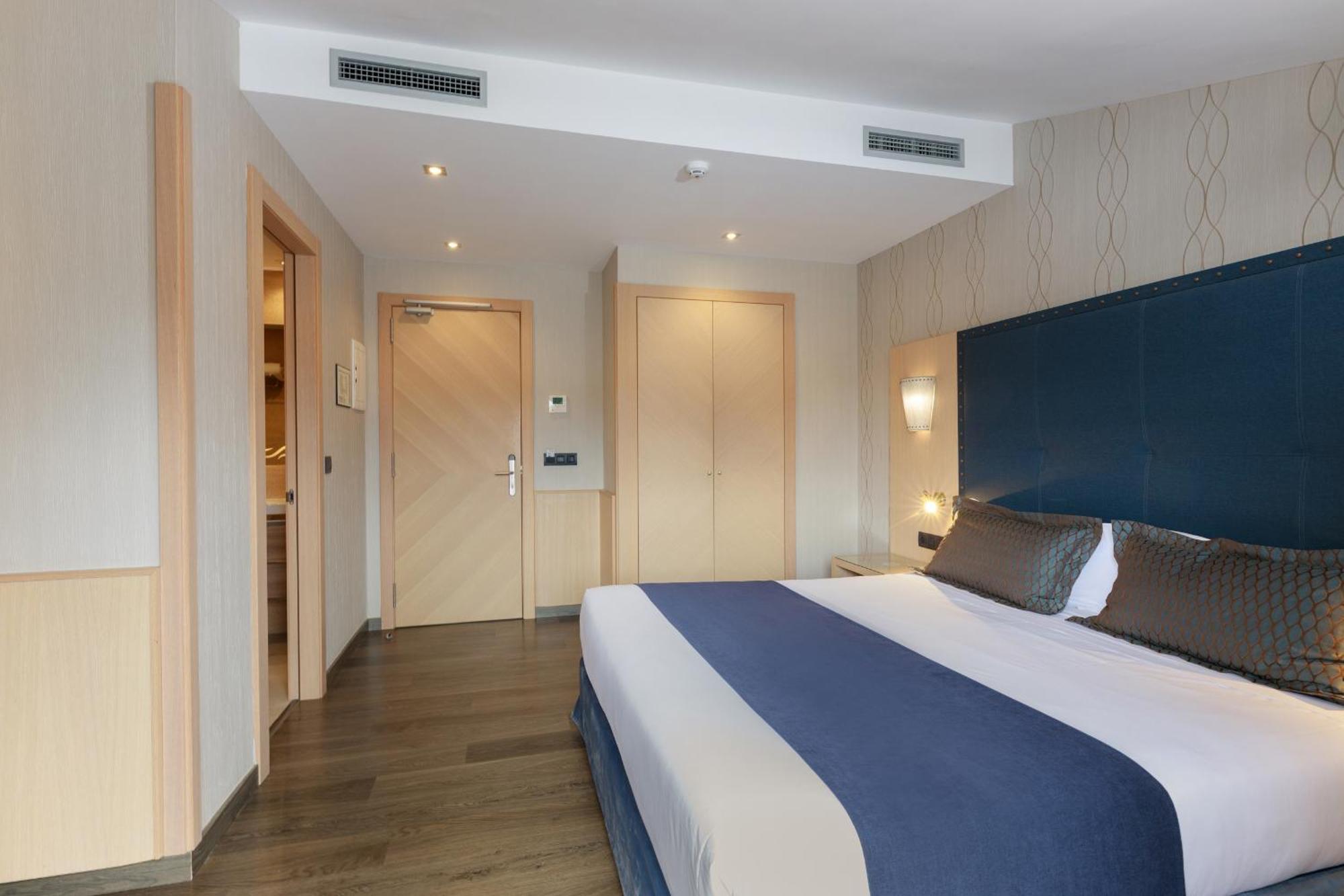 Double or Twin Room Terrace