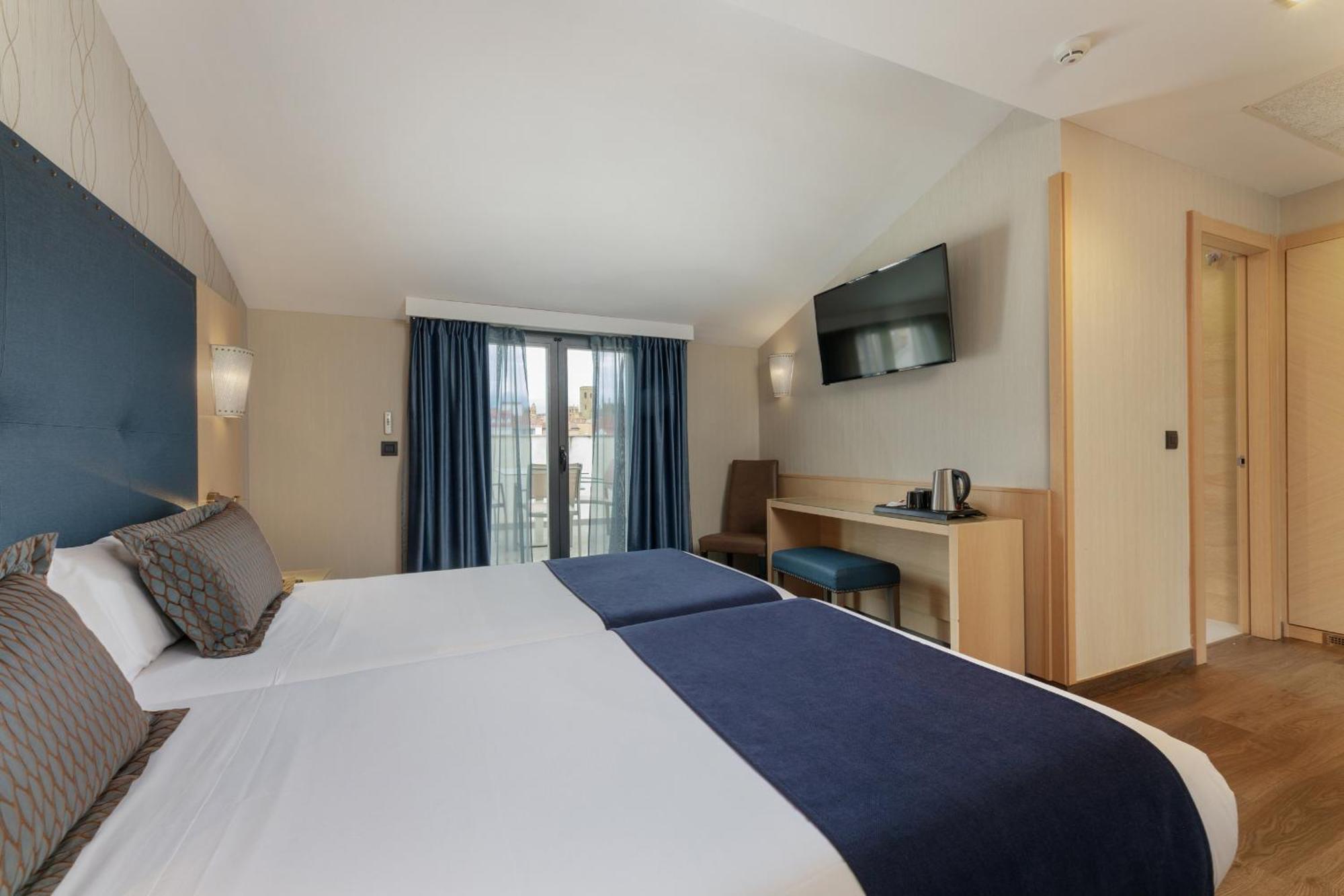 Double or Twin Room Terrace