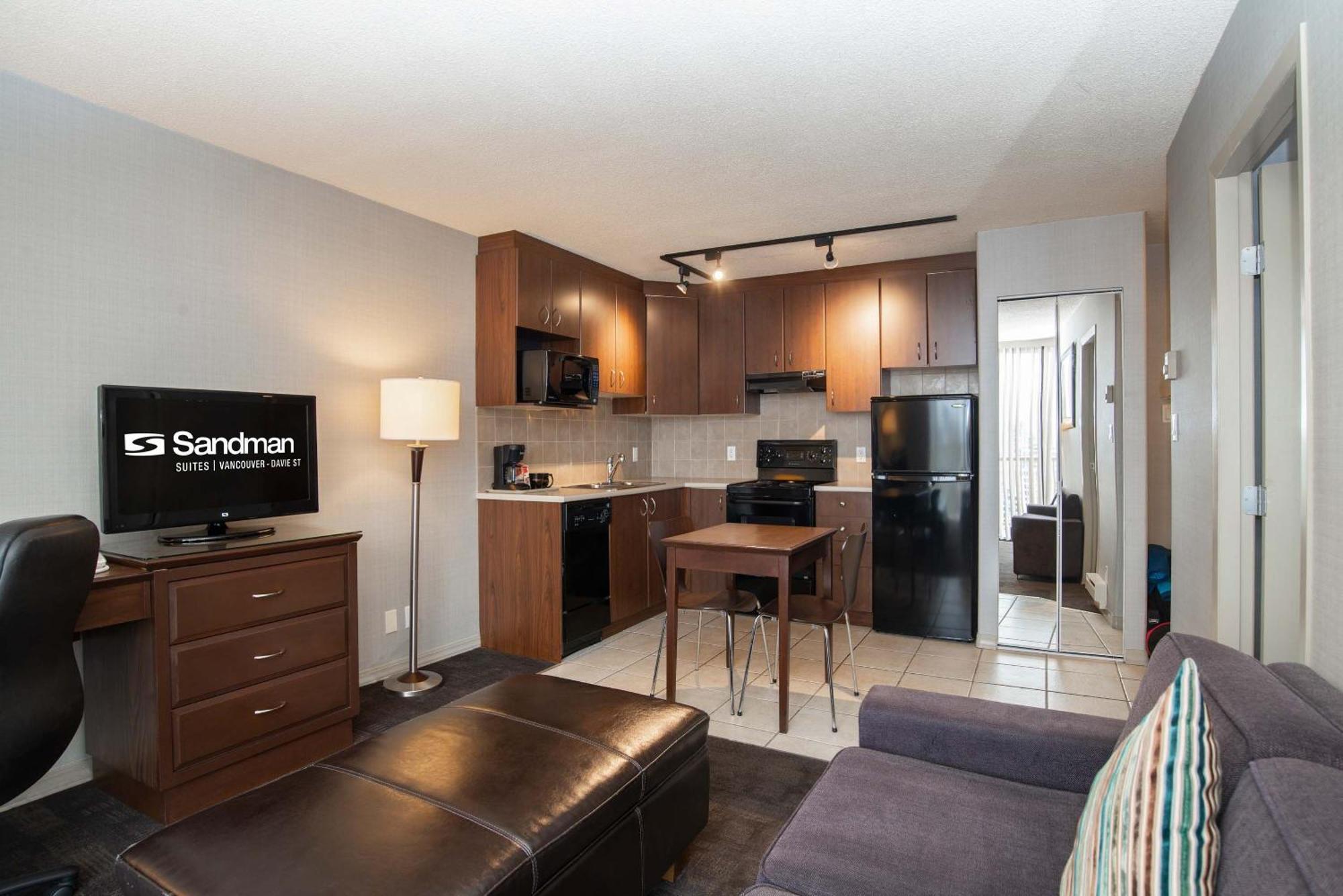 City View Suite 1 Queen Bed Sofa Bed Kitchen W or D Balcony