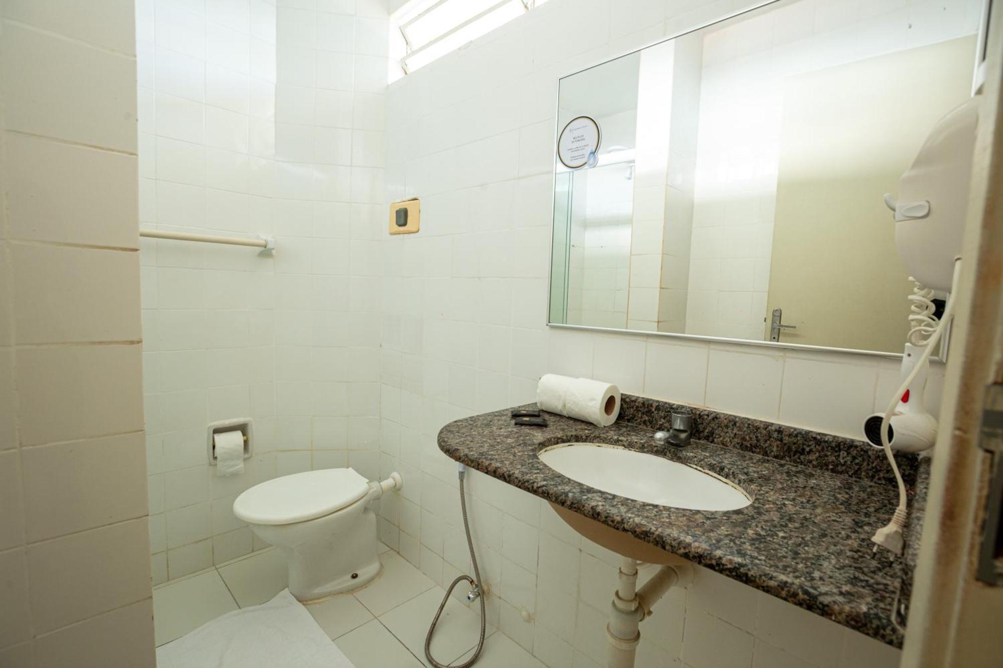 Quarto com 2 Camas de Solteiro