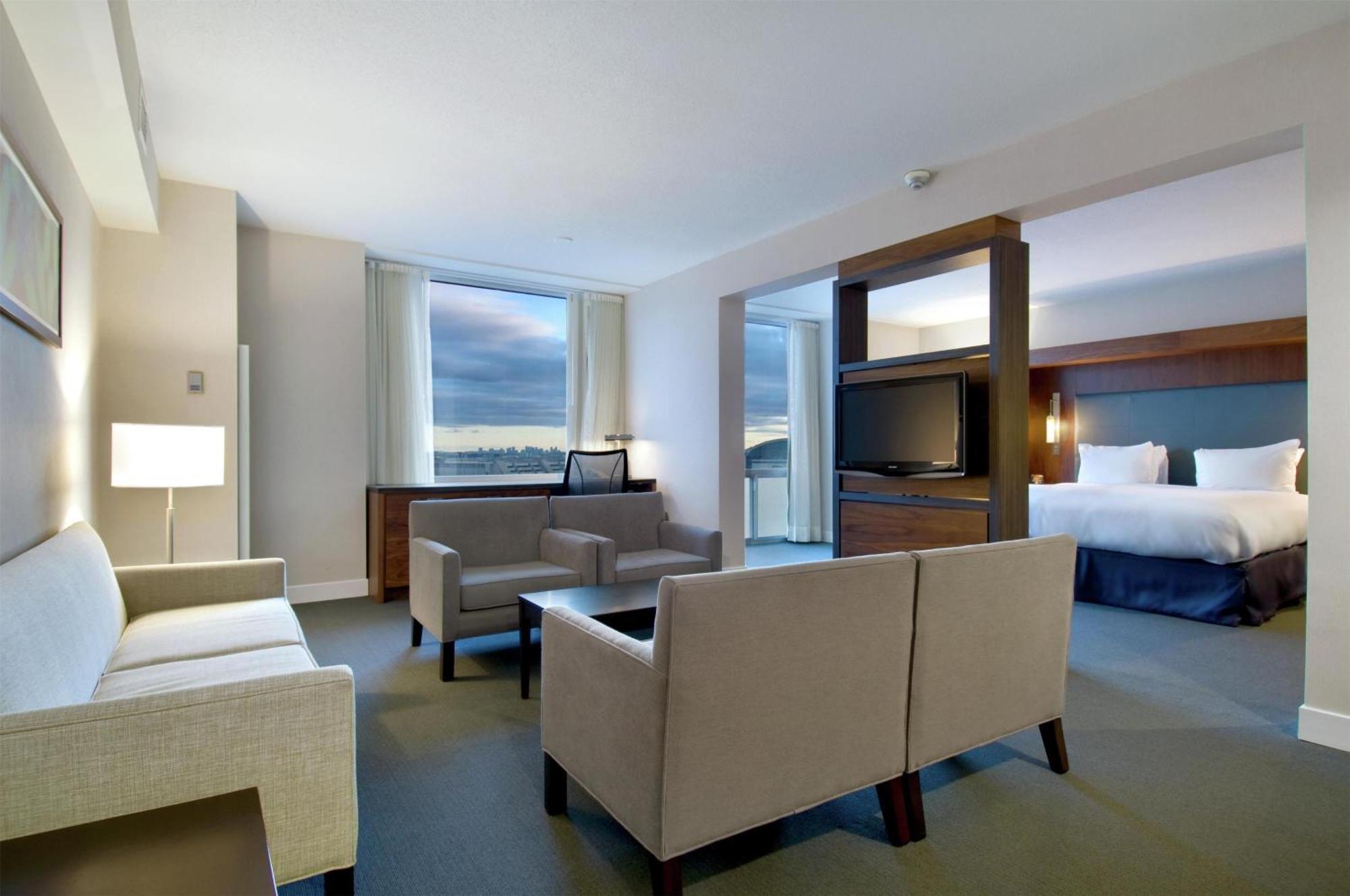 Deluxe King Suite