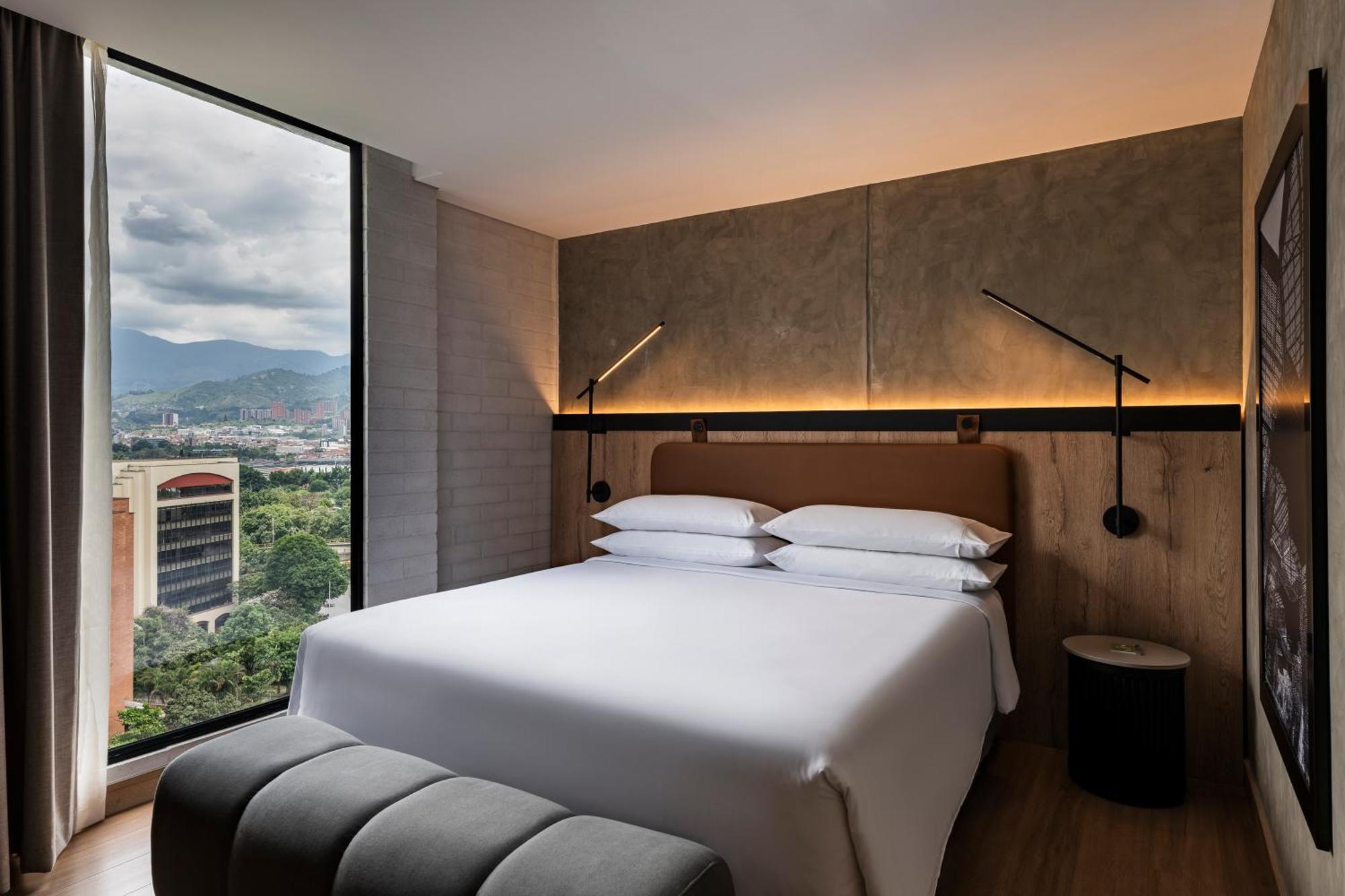 Superior King City View Room