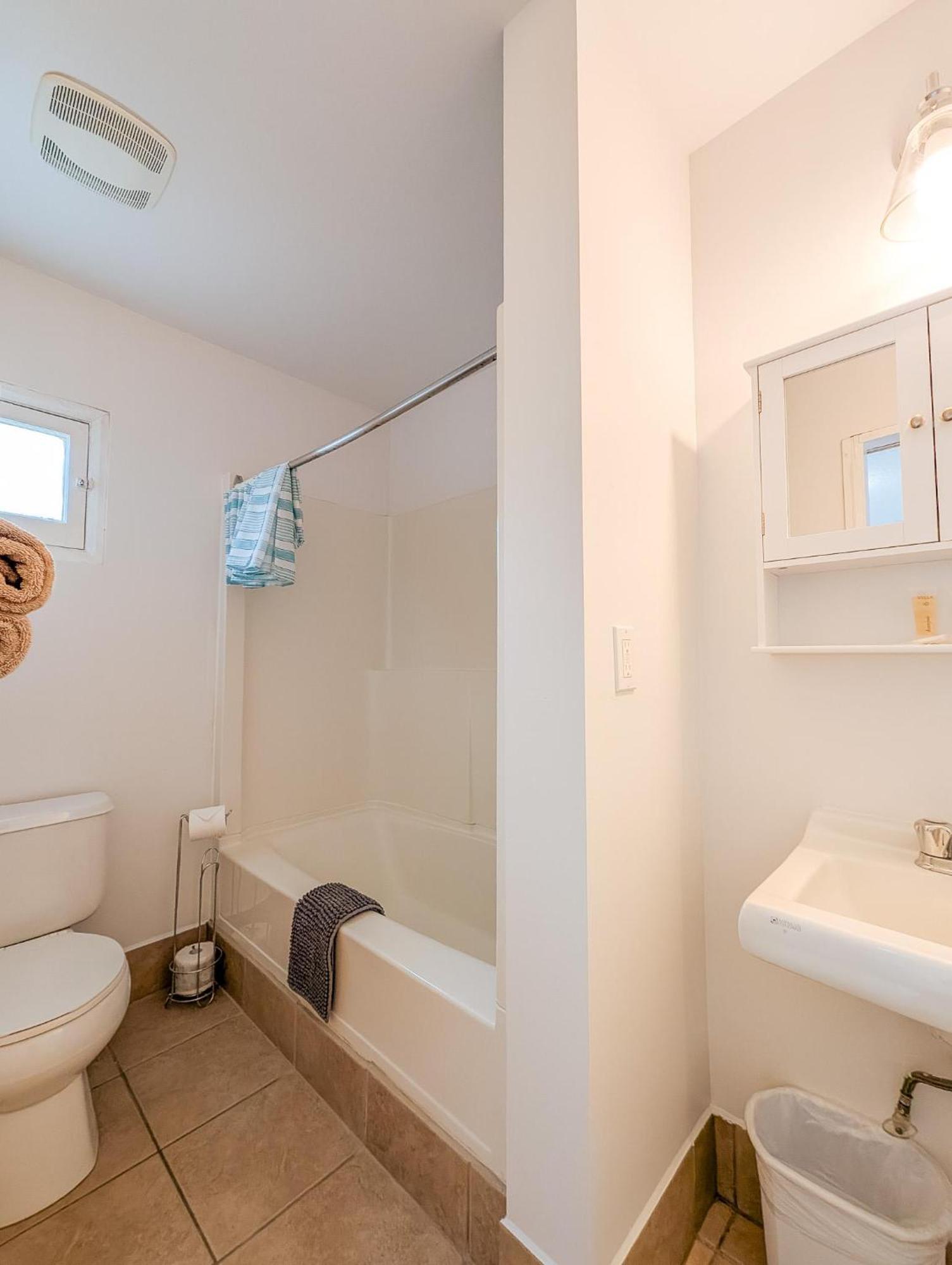 Studio Queen Suite Kitchen