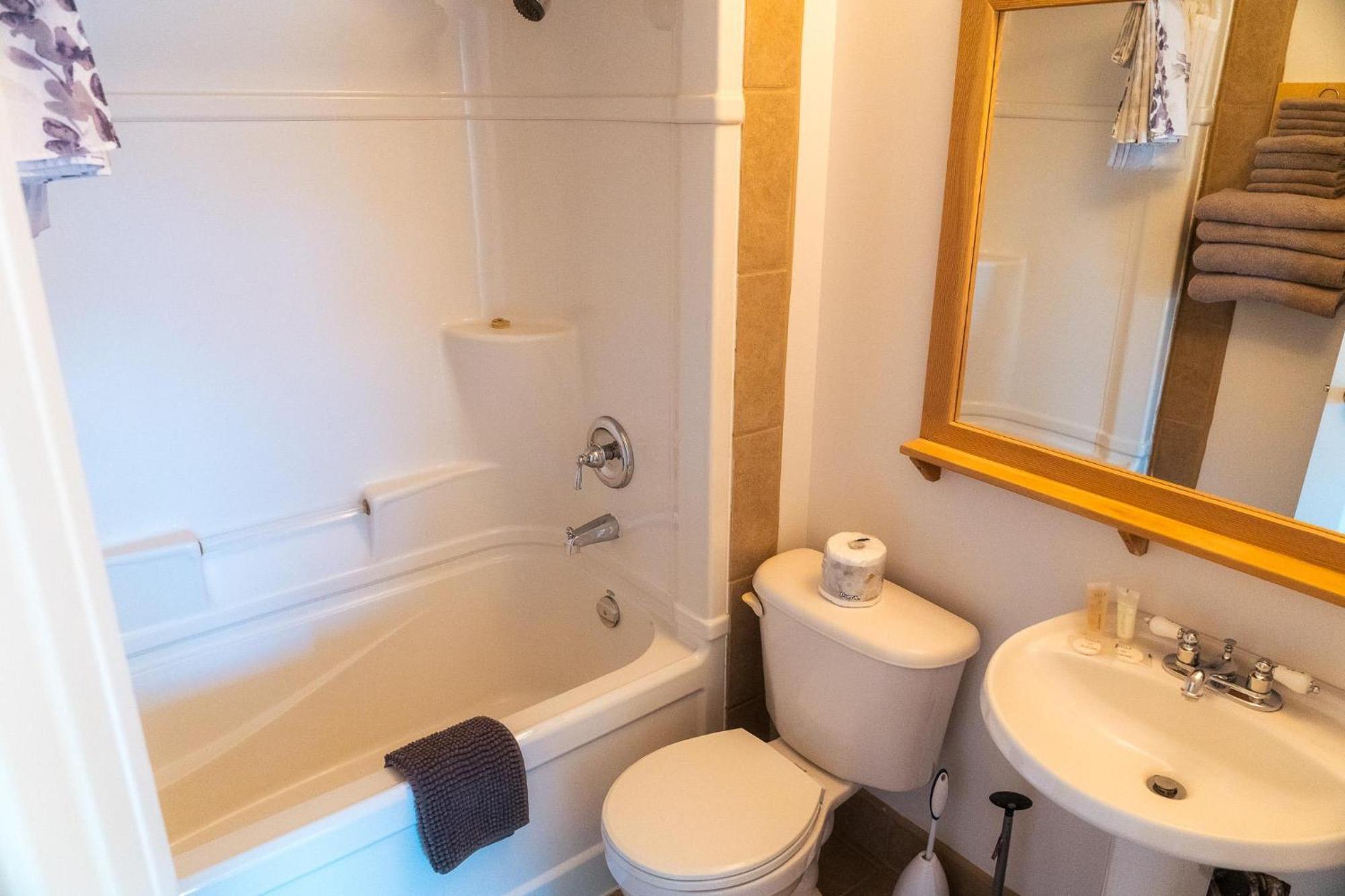 Oceanview Two Bedroom Cottage