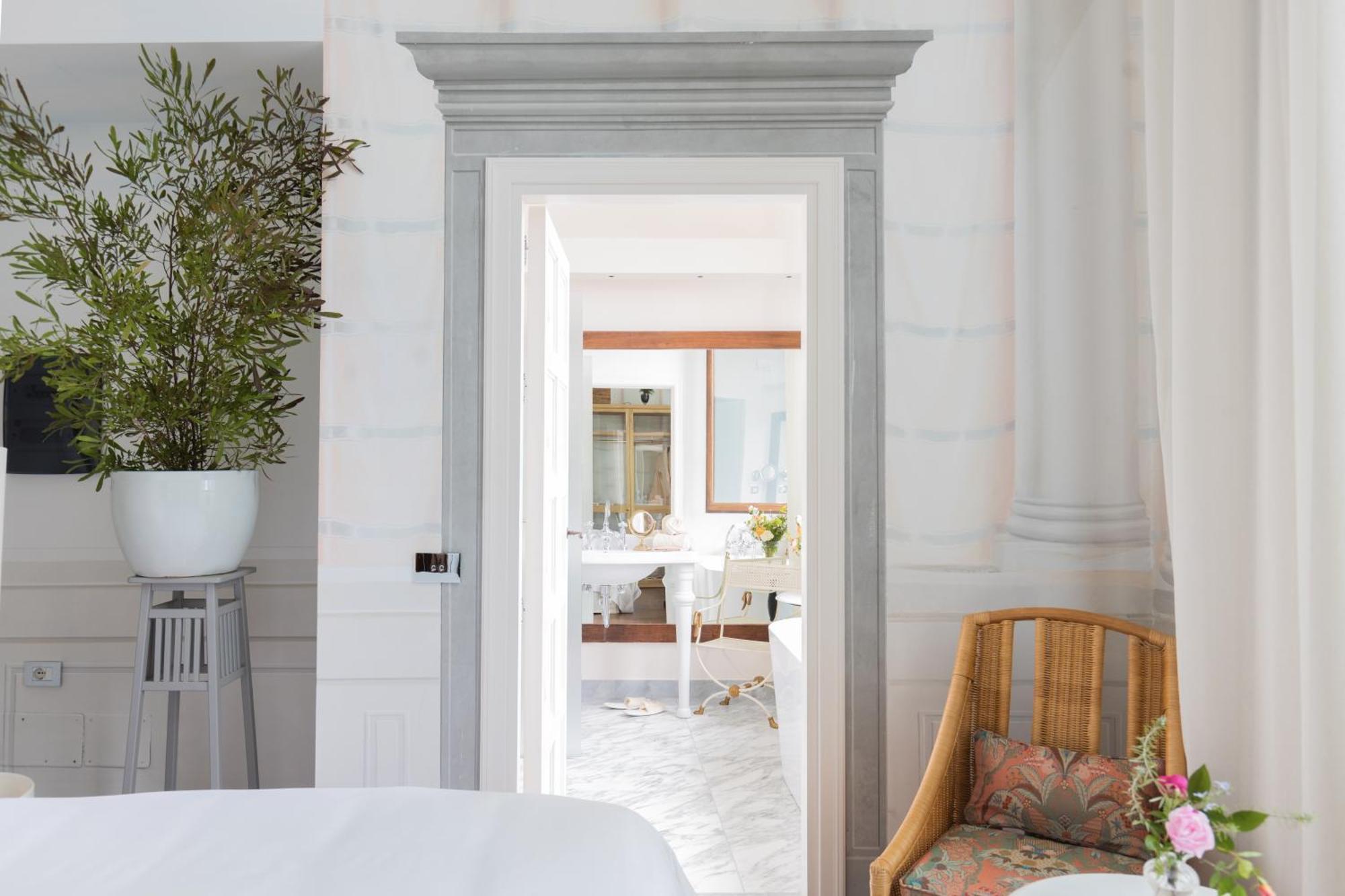 Deluxe Double Room Cathedral View
