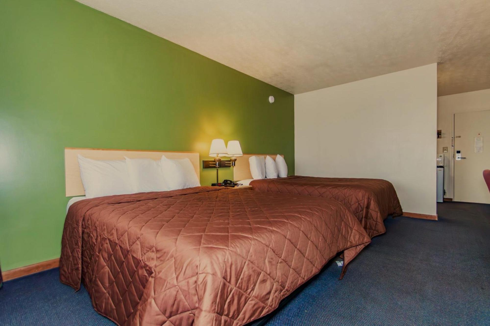 Queen Room with Two Queen Beds,1679580884:JPEG