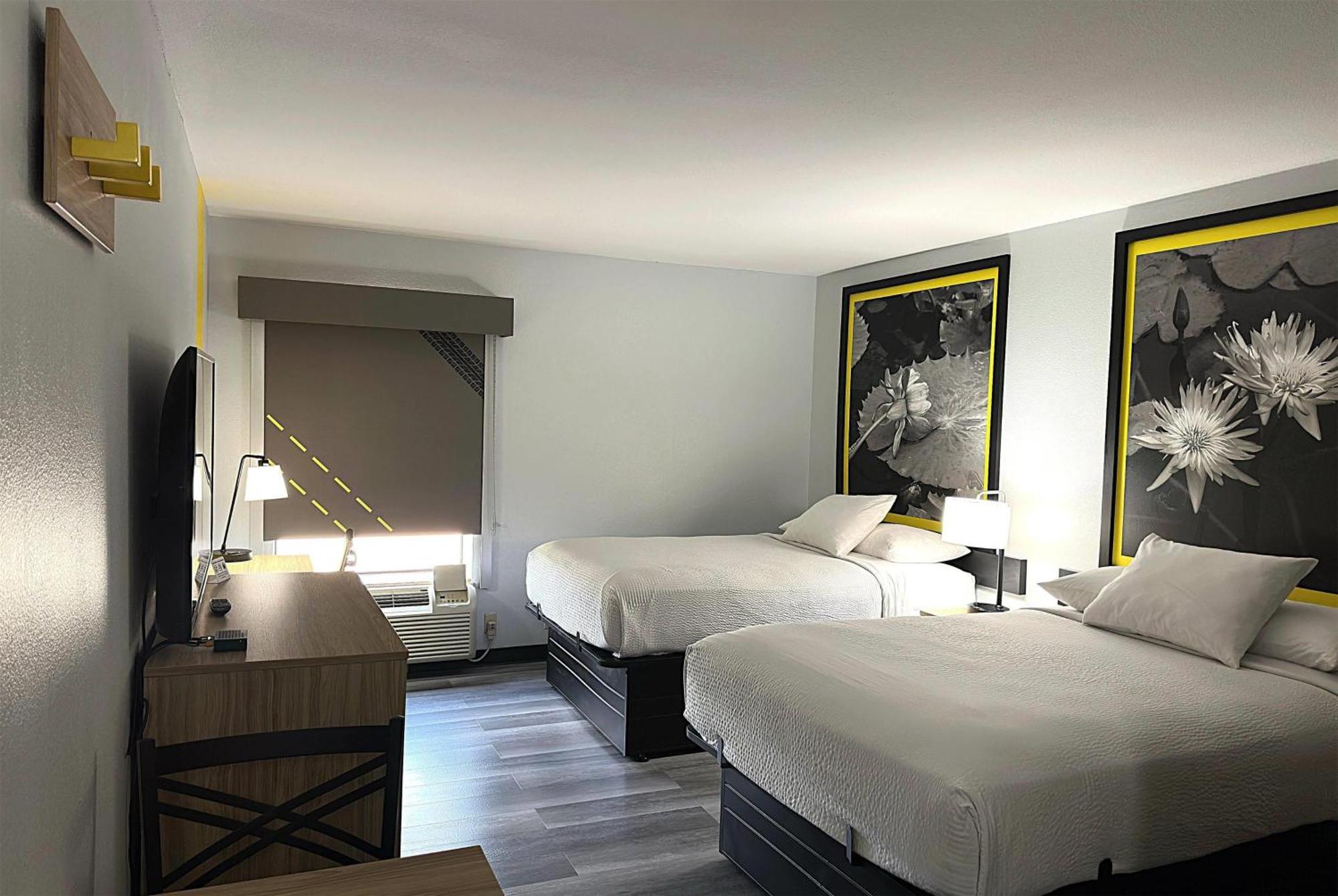 Double Room Two Double Beds Kitchenette