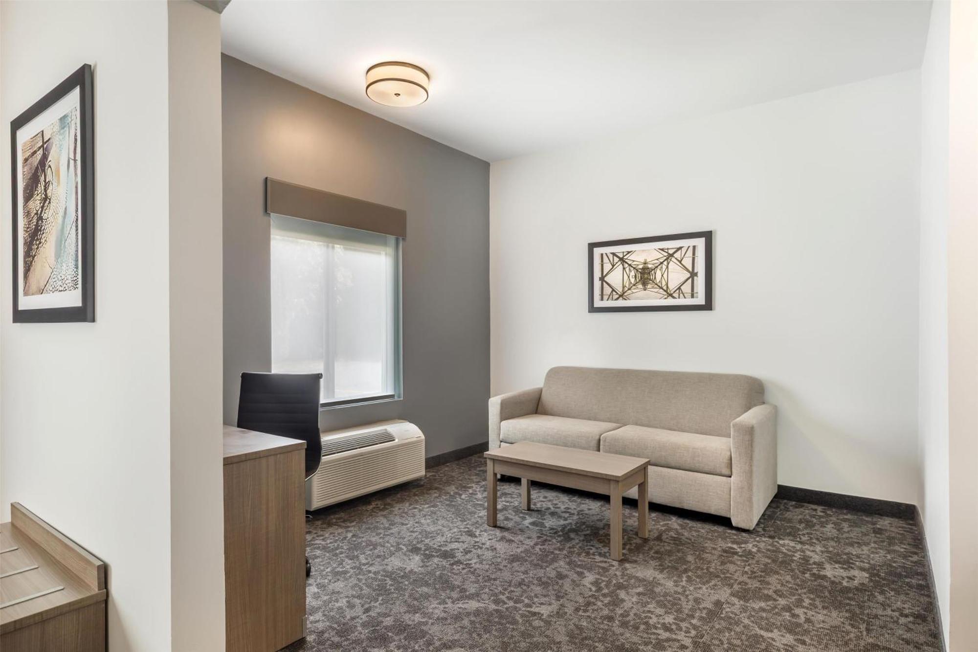 Queen Suite Two Queen Beds Roll Shower Sofa Bed Disability Access or Non-Smoking
