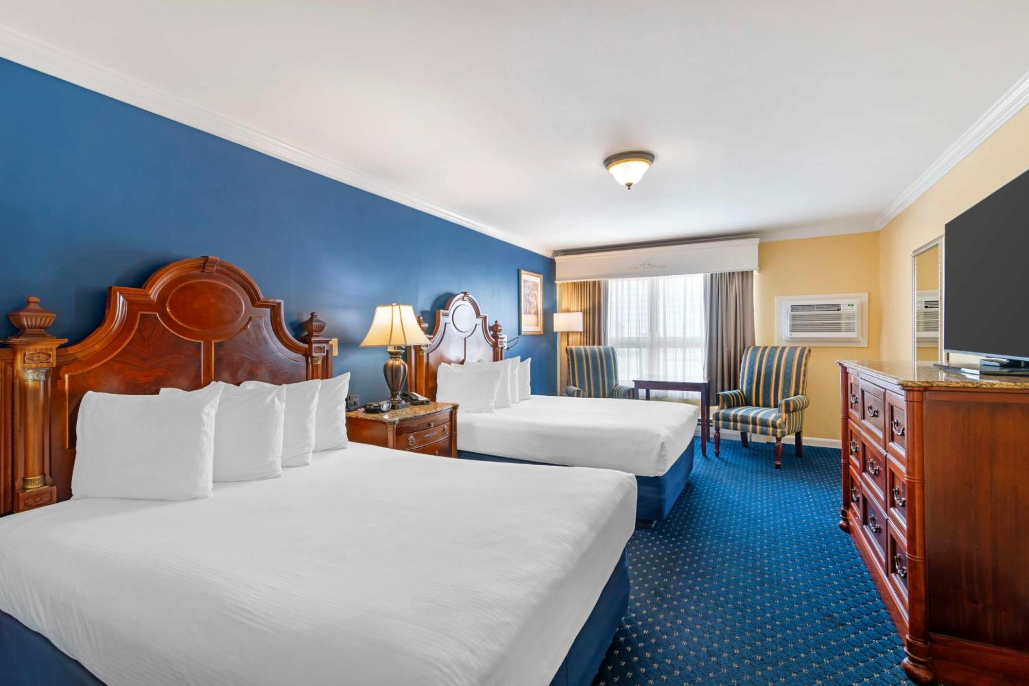Queen Room Two Queen Beds Non-Smoking or Pet Friendly