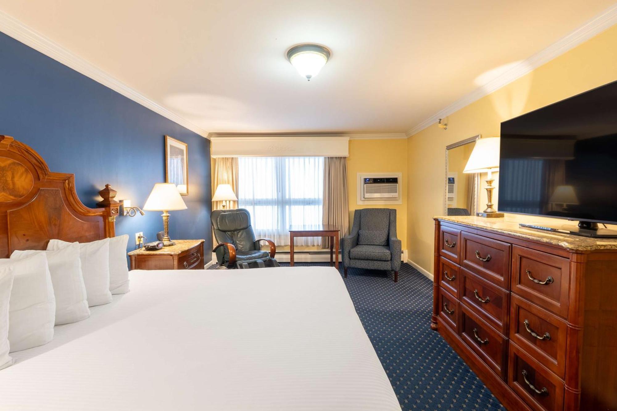 King Room Relaxation Room or Non-Smoking
