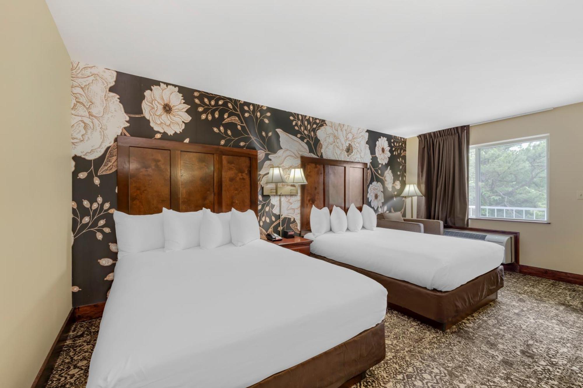 Queen Room Two Queen Beds Non-Smoking