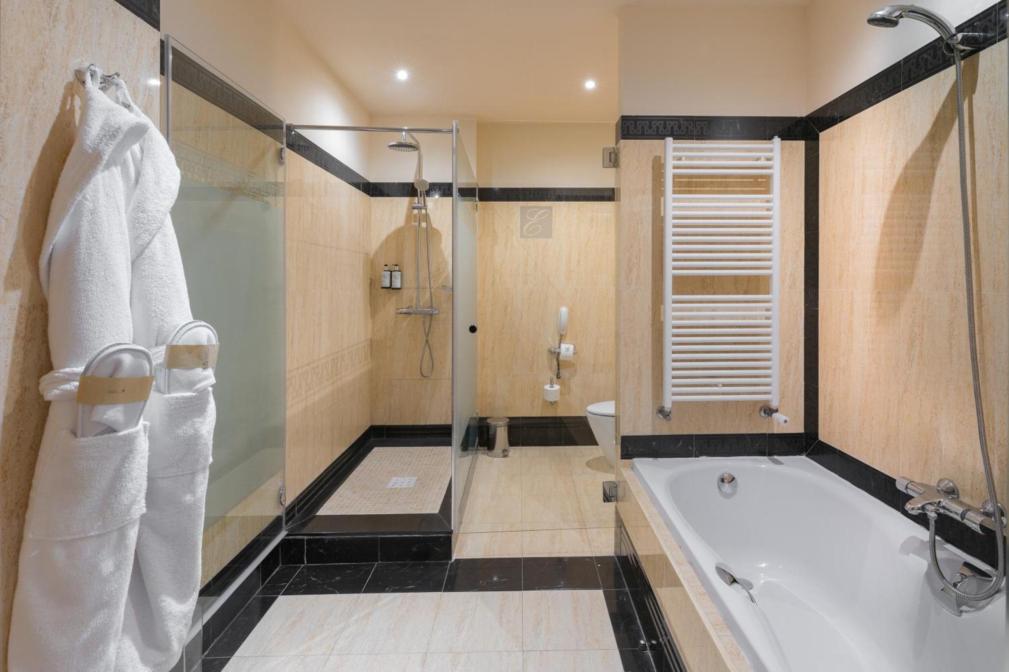 Deluxe Double Room Garden View