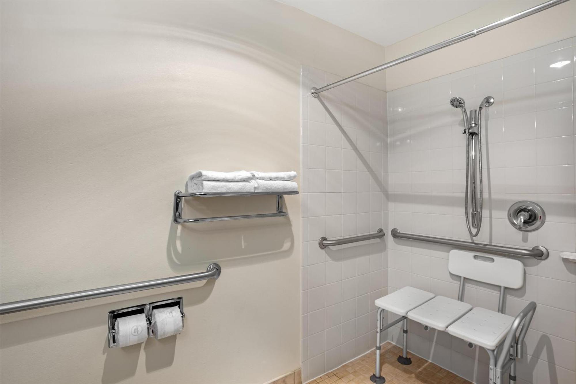 King Room with Roll-In Shower - Mobility Access
